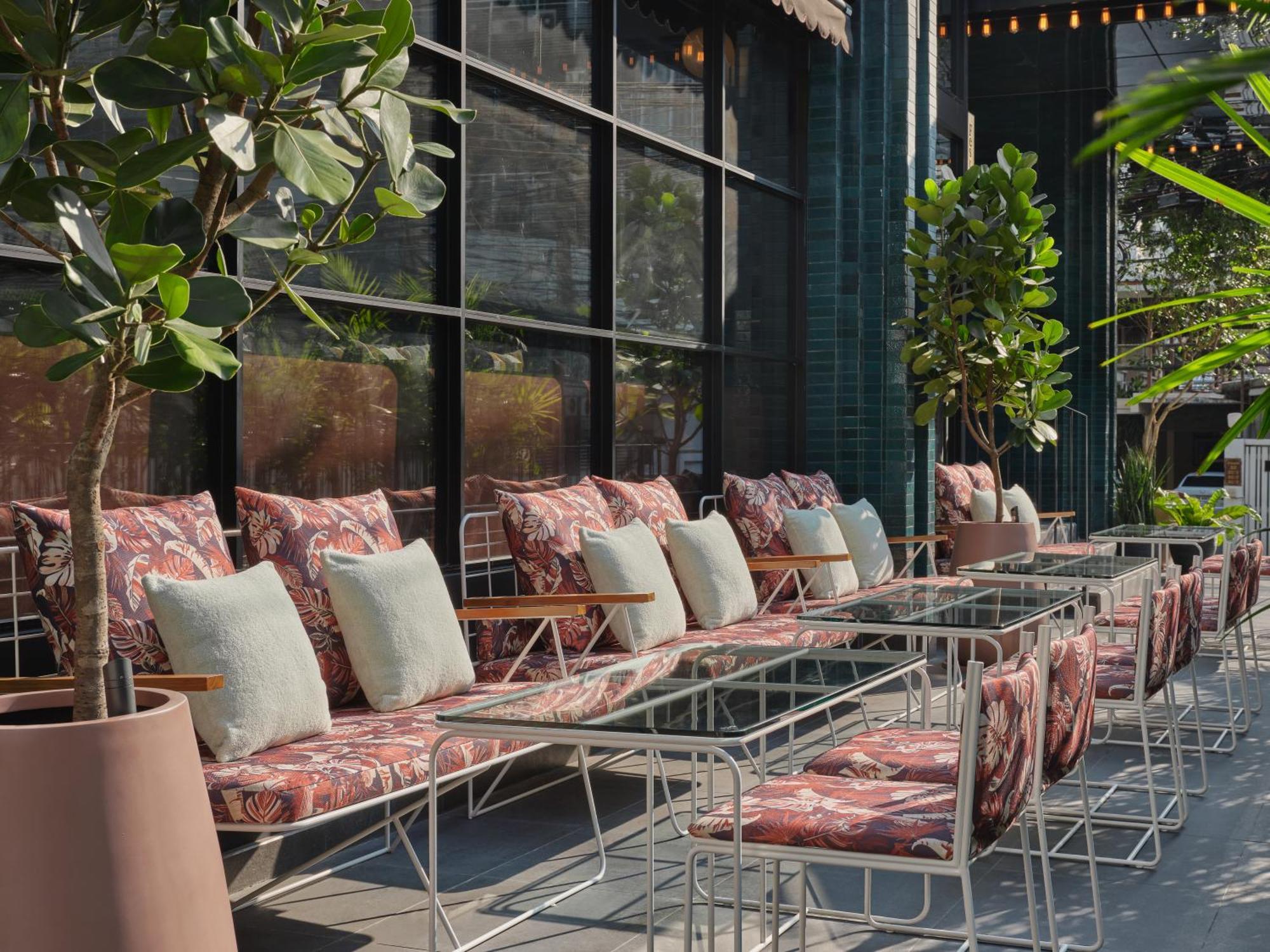Public House Bangkok, A Member Of Design
