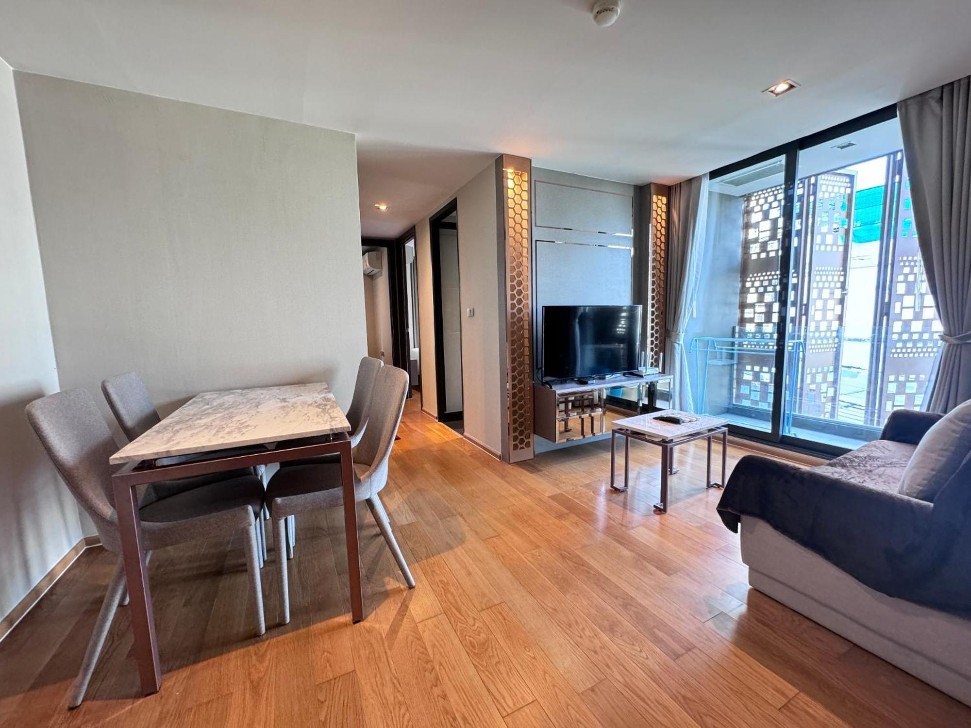 Apartment Al Define *