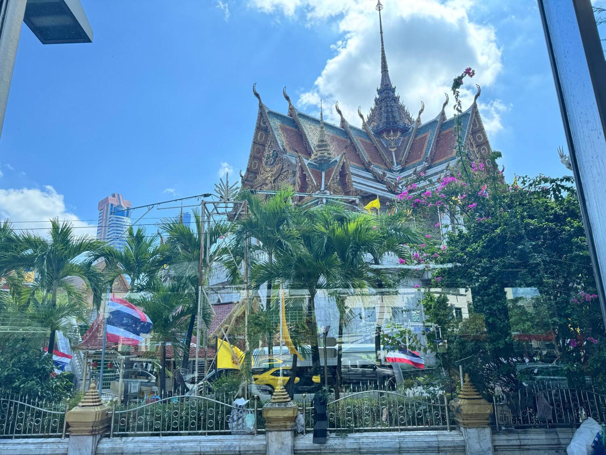 Al Define * Bangkok