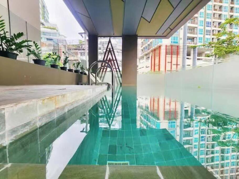 Al Define Apartment
