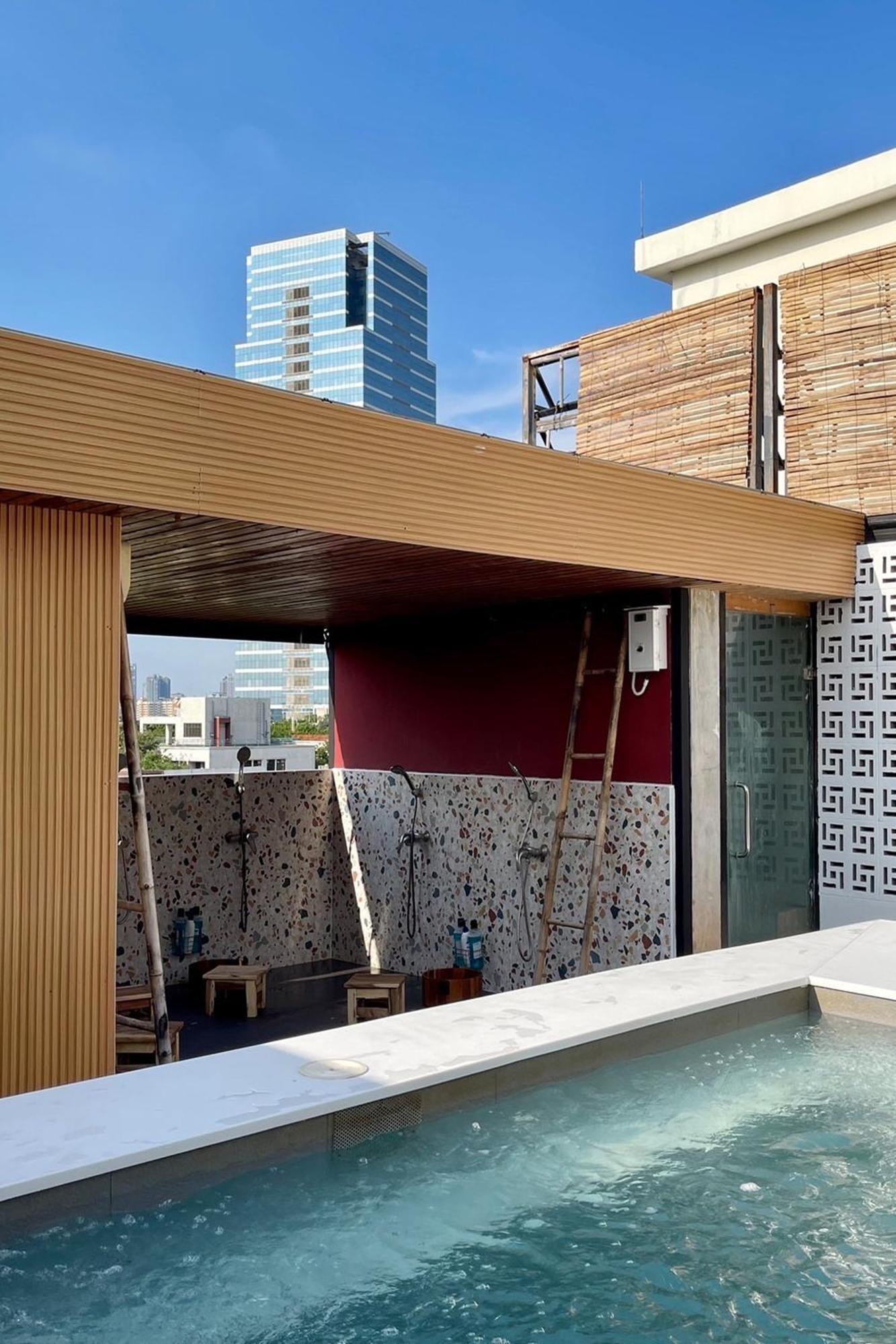 Asrama Blu Ari Stylish Gay Poshtel
