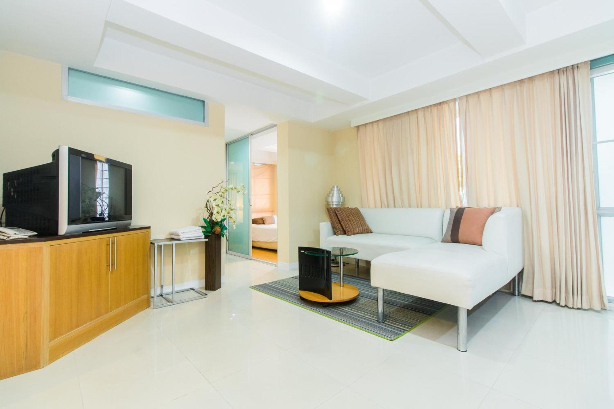 Silom Convent Garden Rumah tetamu 3*