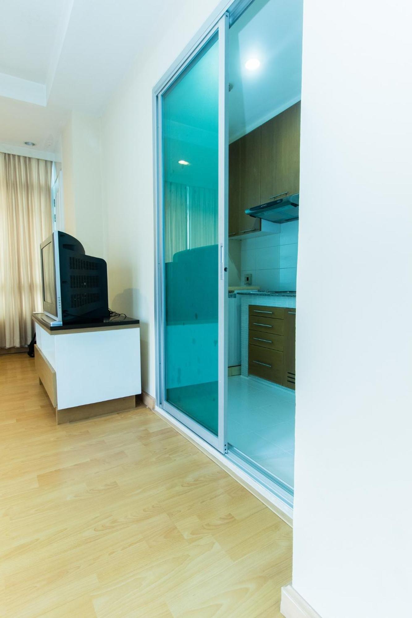 Silom Convent Garden Rumah tetamu 3*