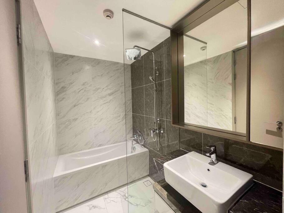 Apartment Sukhumvit 10 Asoke Terminal 21 暹罗商圈 四面佛 Nana 72 *