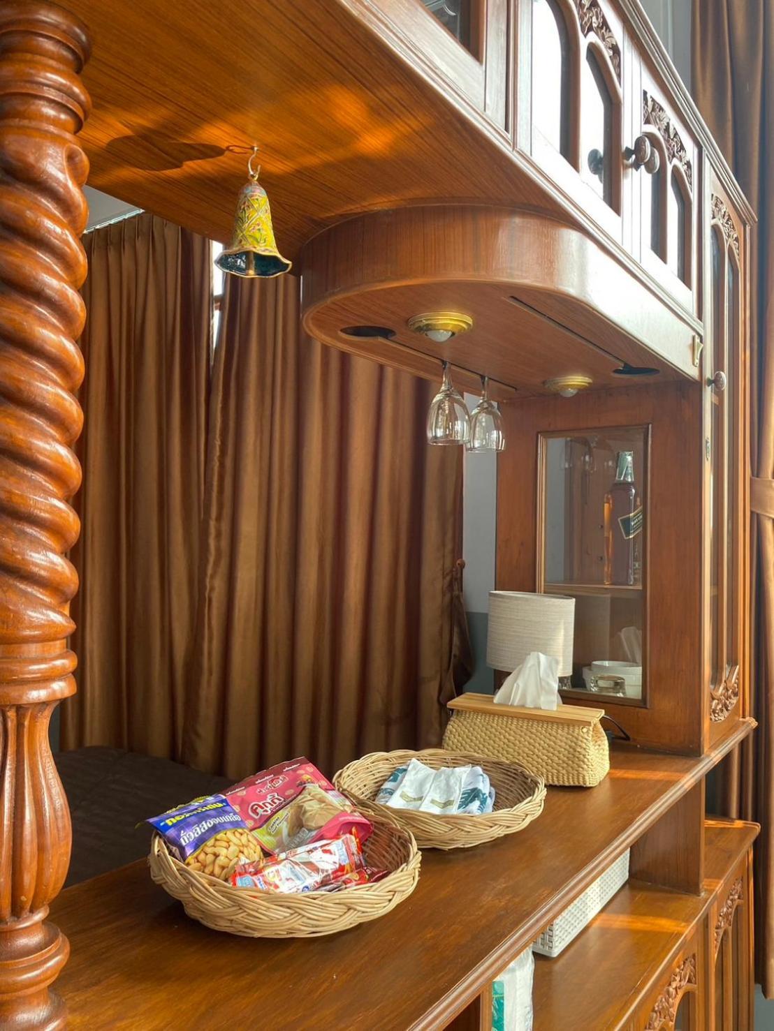Kp. เพลส หลวงแพ่ง Apartment *