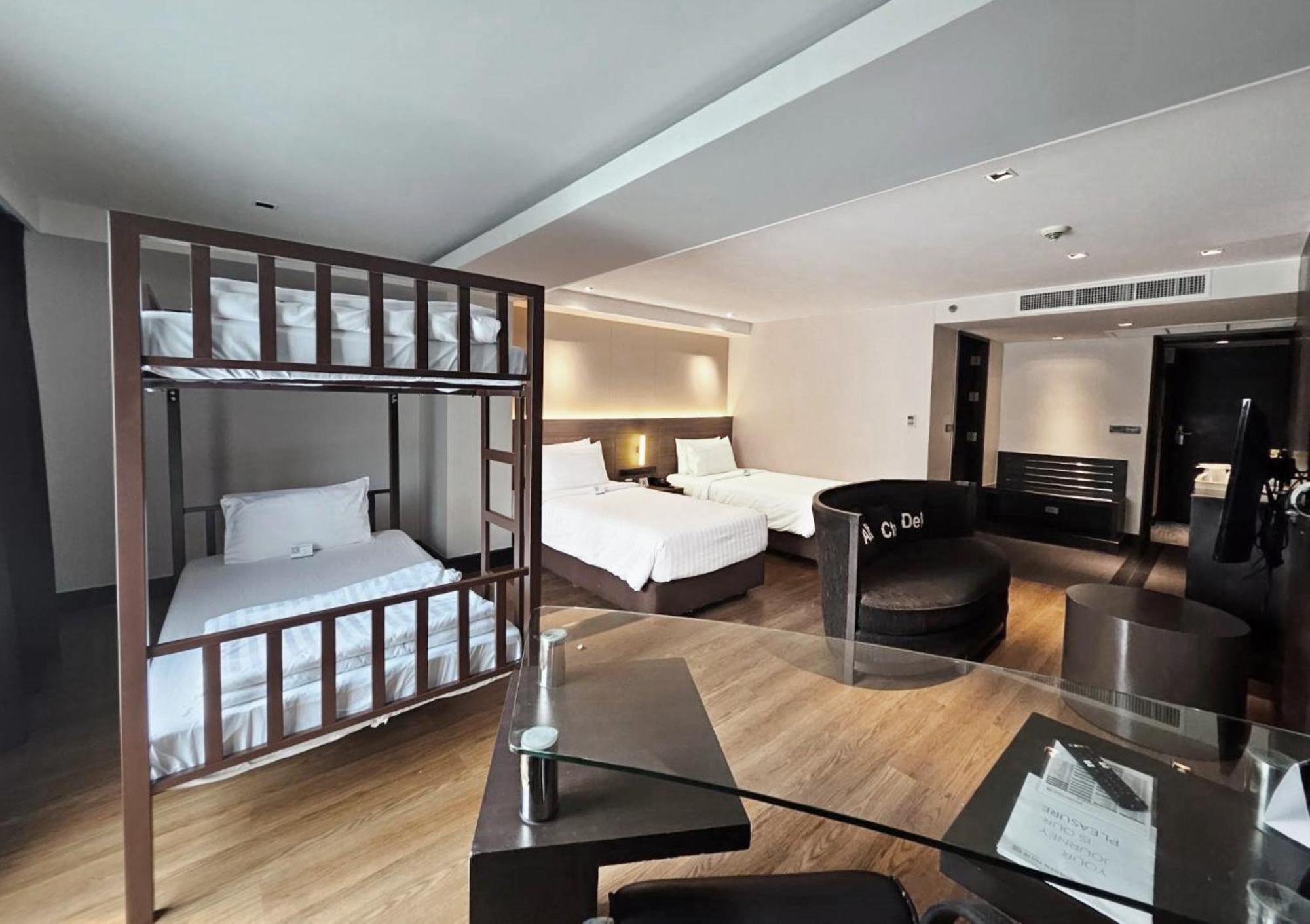 Golden Tulip Mandison 4*