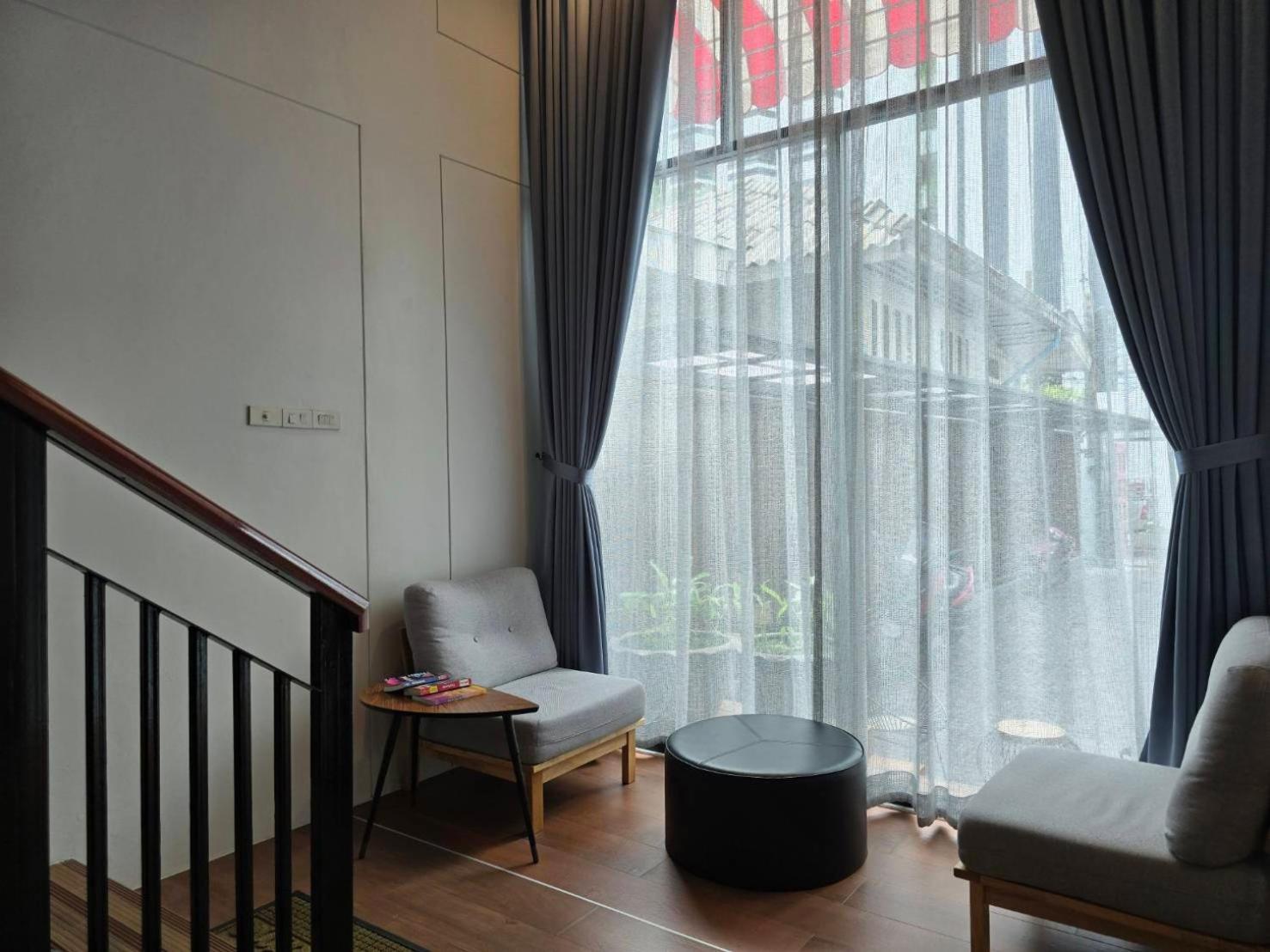 Red Door Samsen Hotel, Hotel 3*