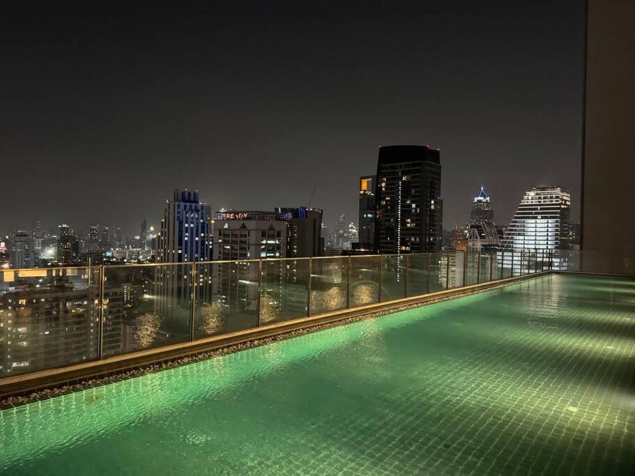 Apartment High-end With 5 Mins To Terminal21 Bts Mrt With Kitchen Bangkok