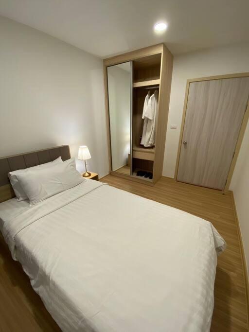 Ladprao,chatuchak 2bedroom 10 Min Neer Chatuchak Apartment Bangkok