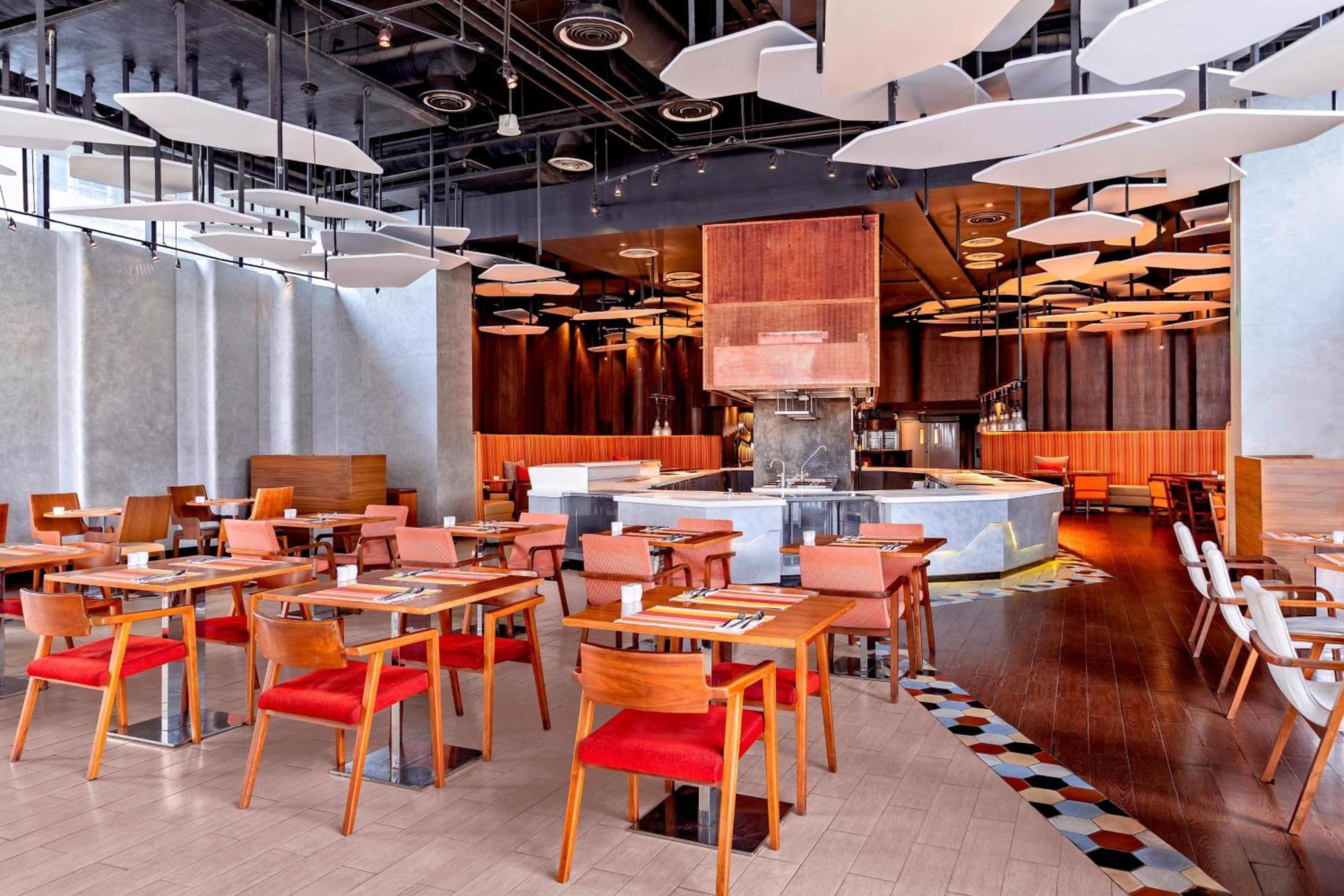 Hotel Aloft - Sukhumvit 11 4*