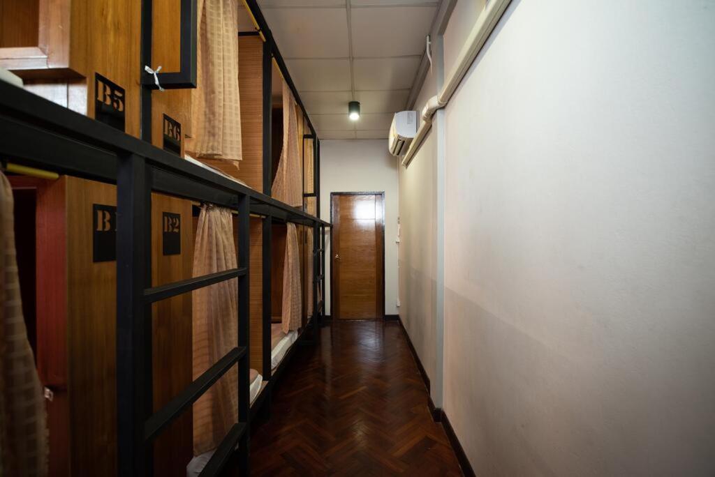 Hansa Khaosan Hostel *