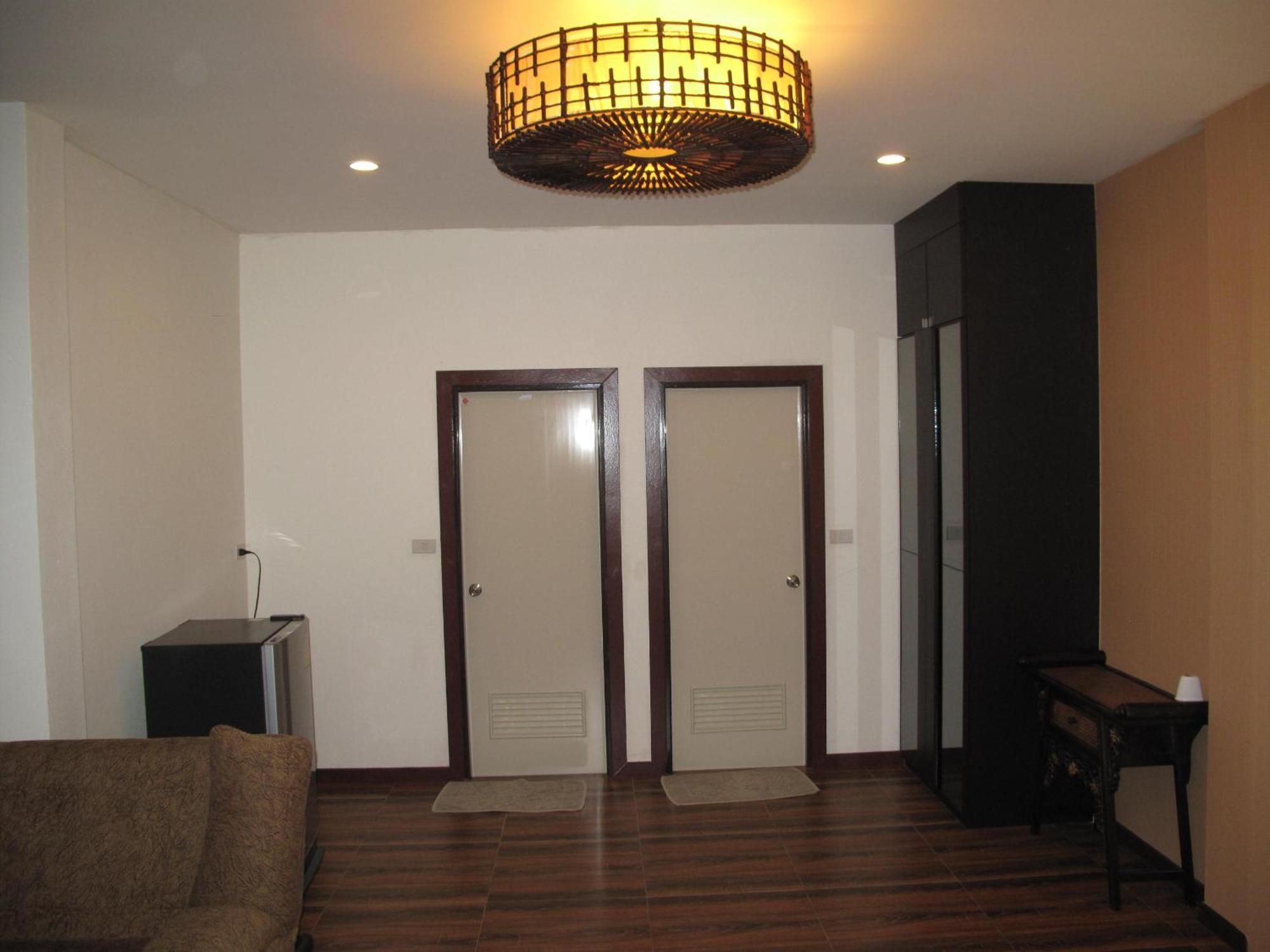 Hotel Qg 2*