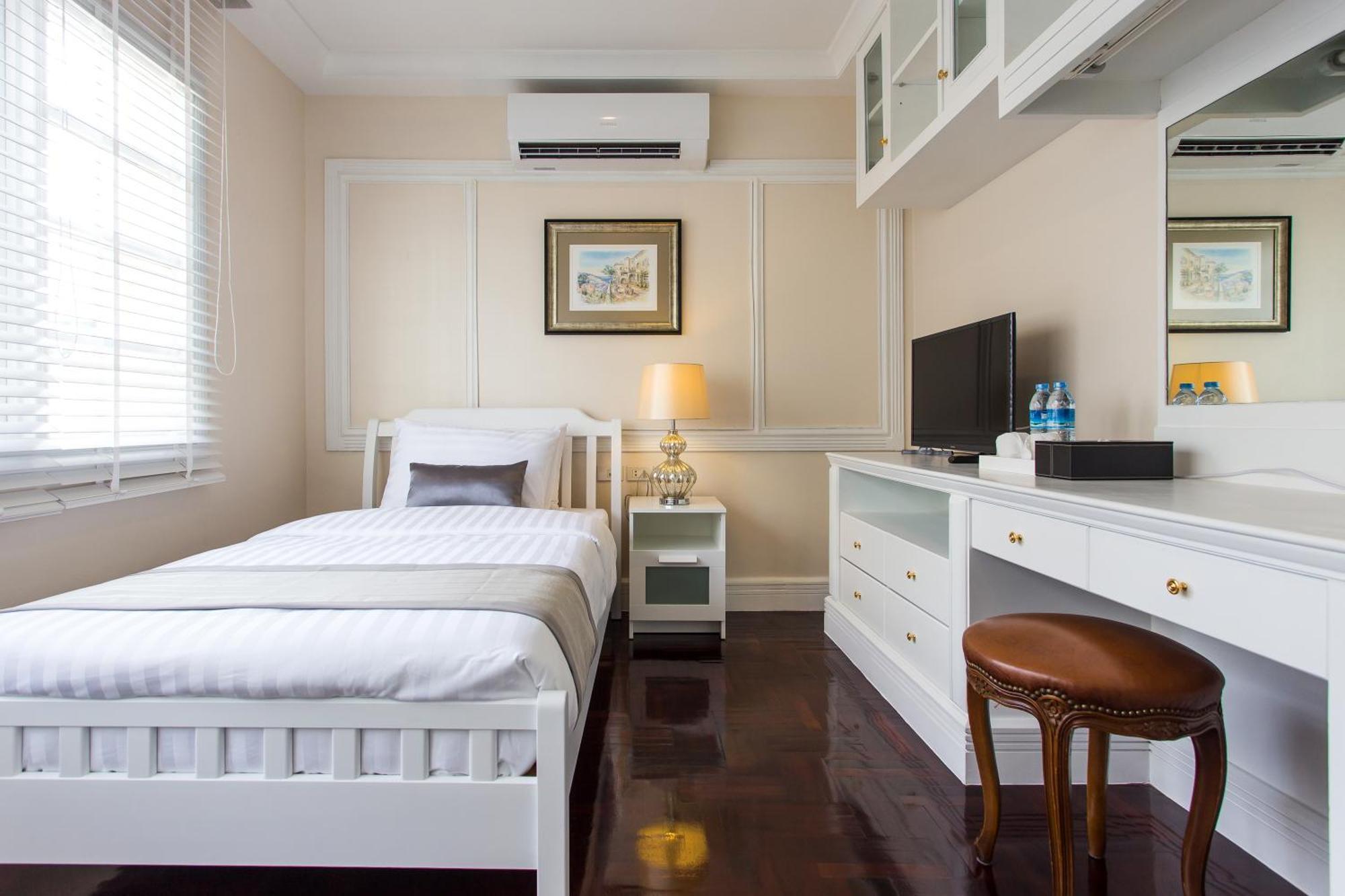 The Ritz Aree 3*