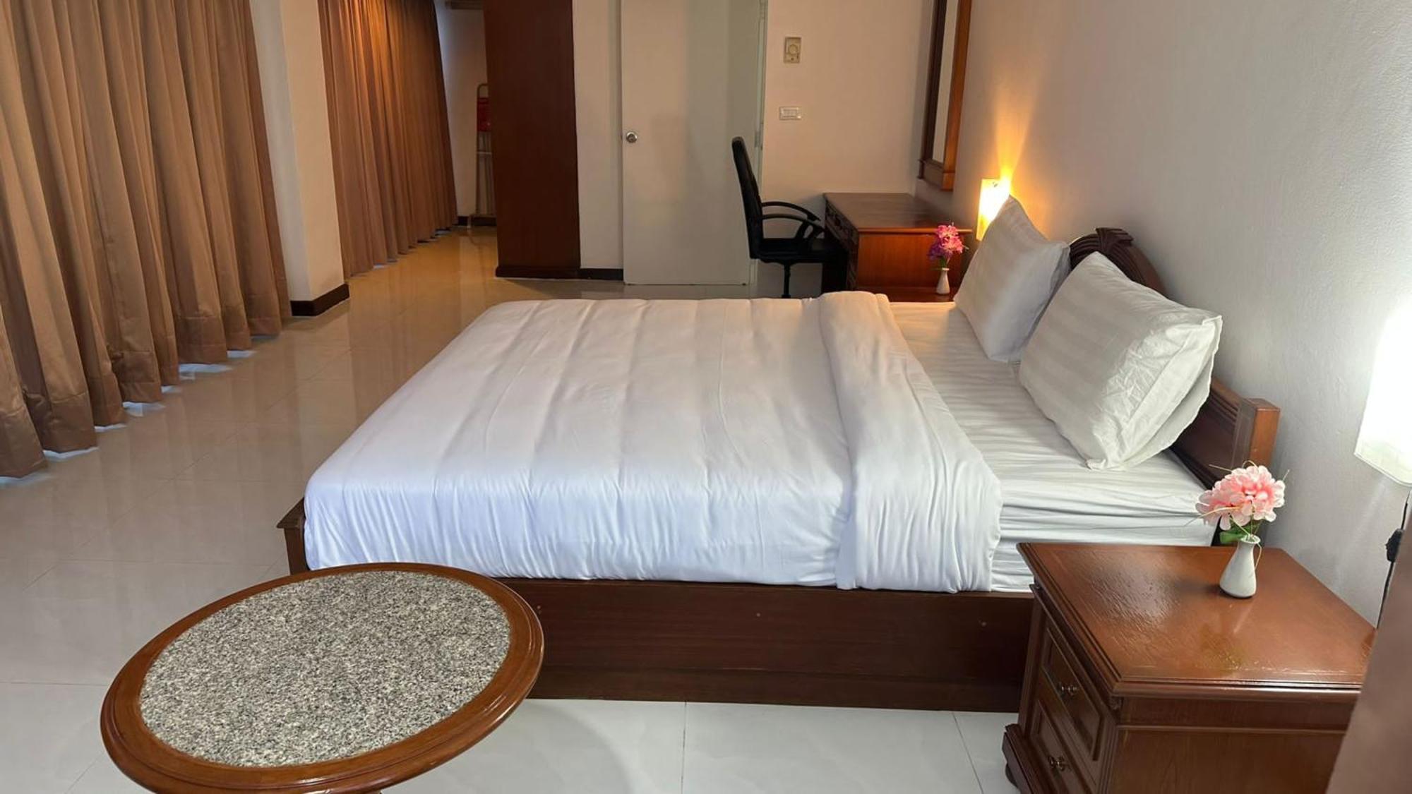 Omni Tower Nana - Serviced On Sukhumvit Soi 4