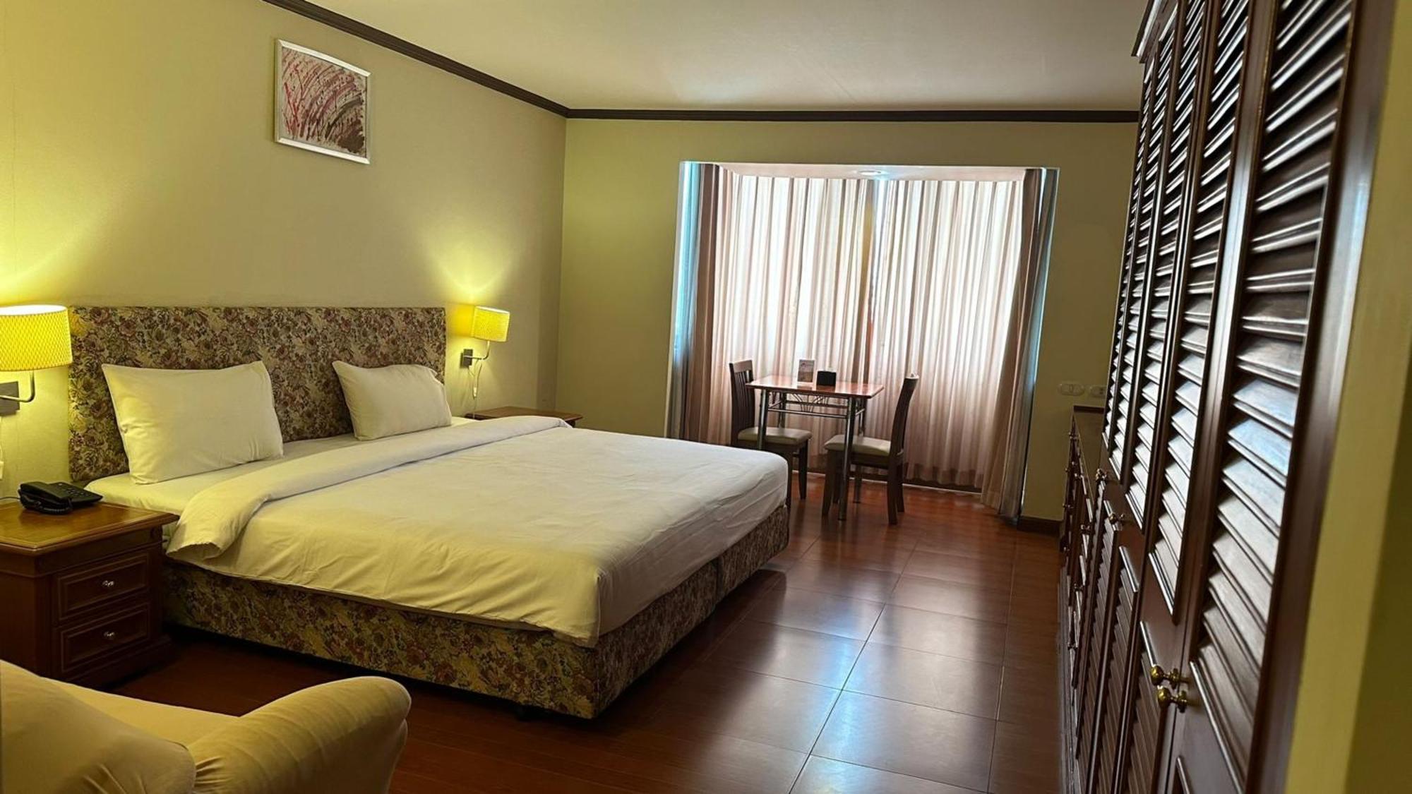 Omni Tower Nana - Serviced On Sukhumvit Soi 4 Hotel 3*