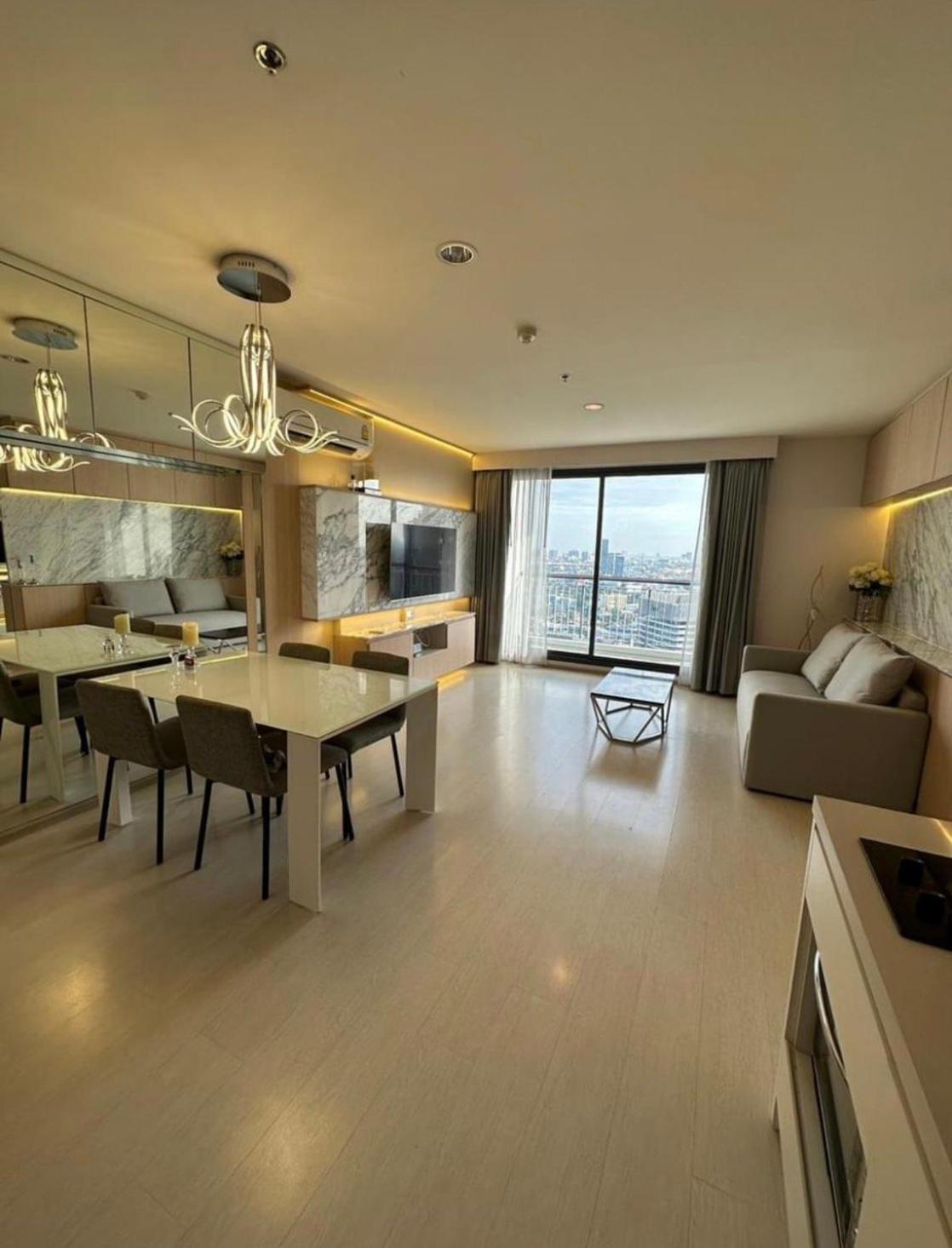 Luxury Nana Embassy *