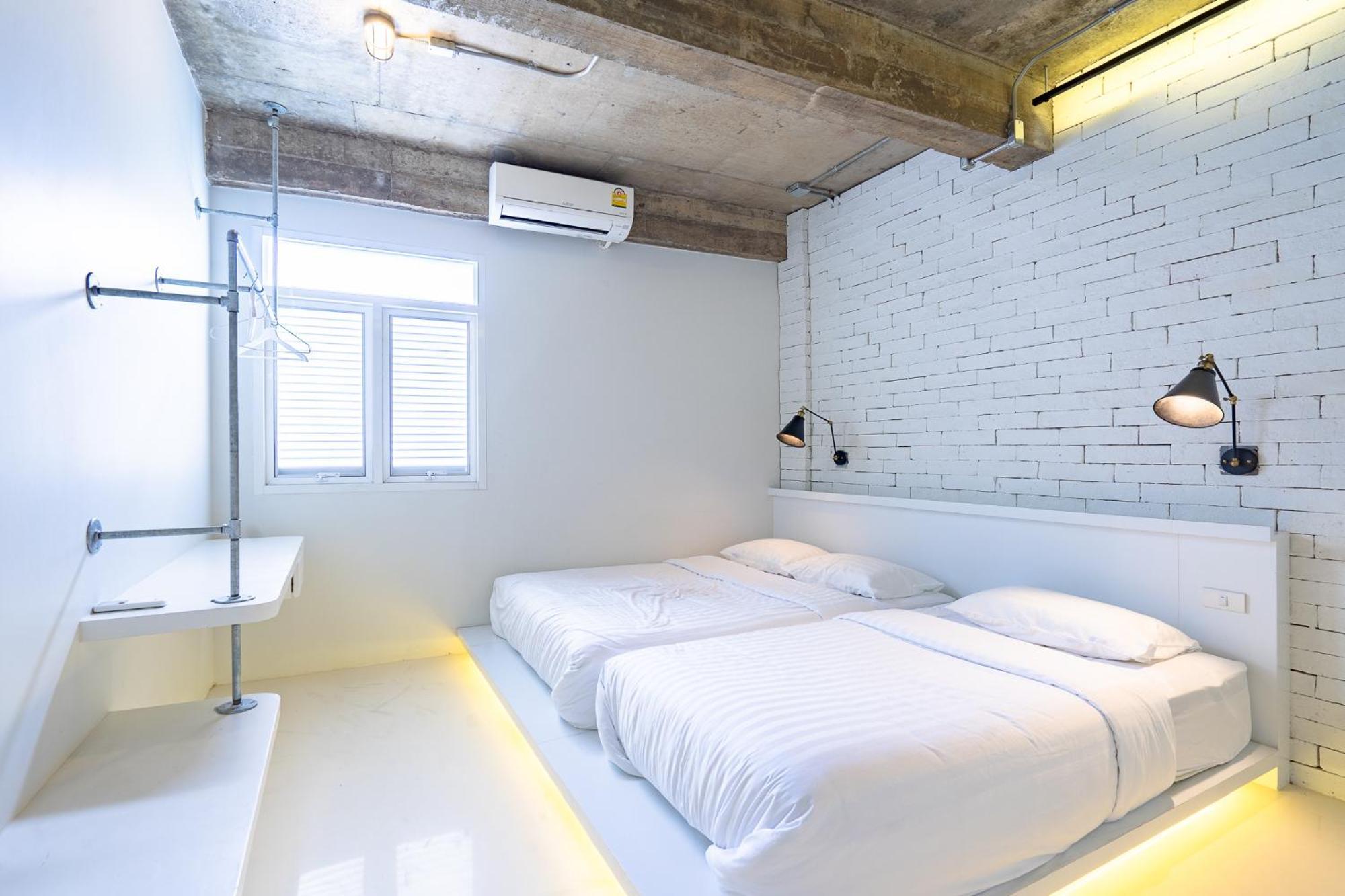 Hotel Siam Plug In