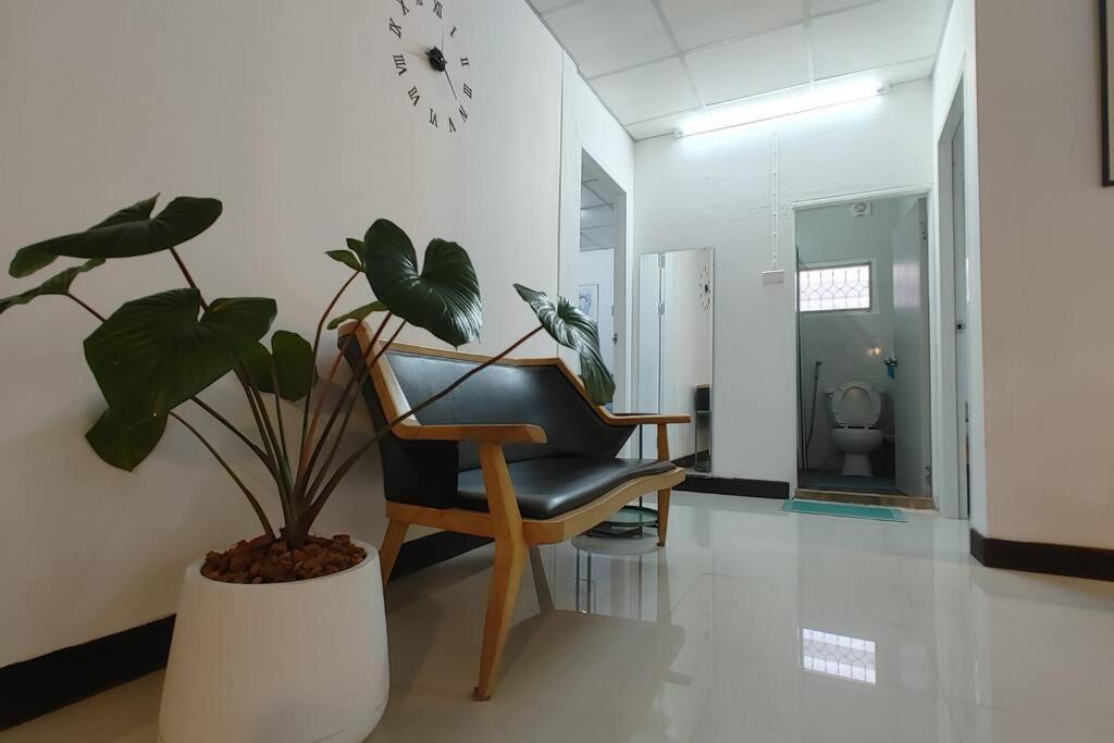 Holiday home 曼谷辉煌 旺中带静 带庭院的3个房间独立别墅 *