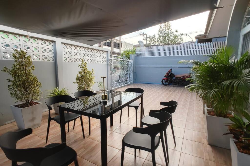 曼谷辉煌 旺中带静 带庭院的3个房间独立别墅 Holiday home Bangkok