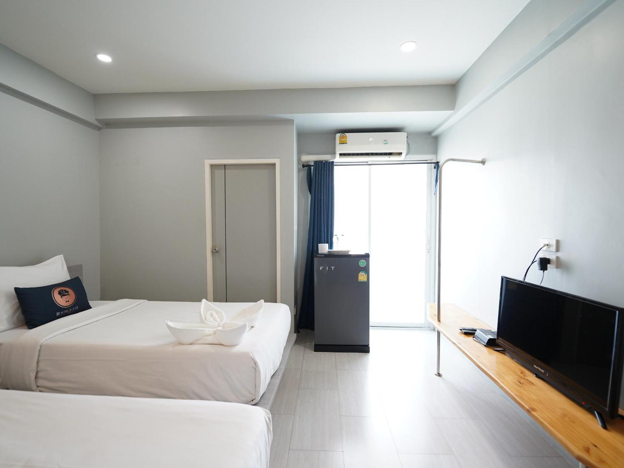 Roomquest Don Mueang Airport Hotel