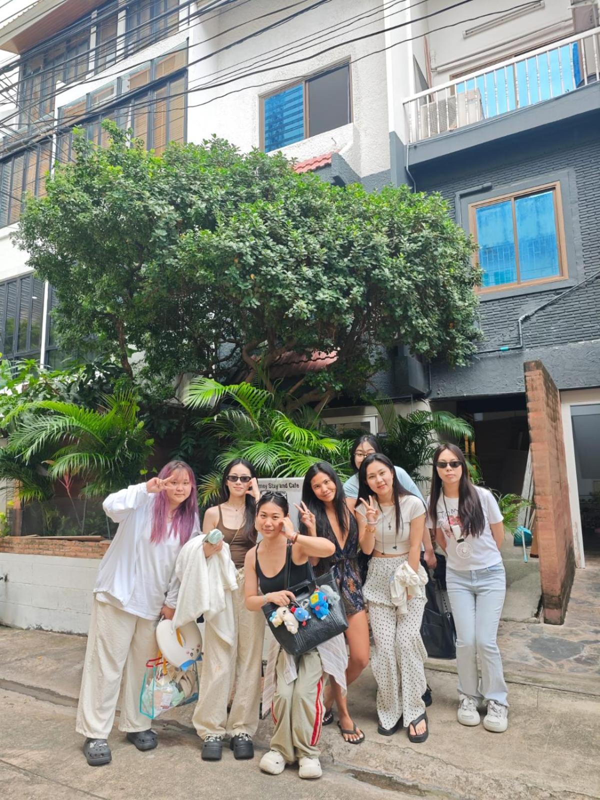 Gasthuis Homey And Cafe By Hematoa Bangkok