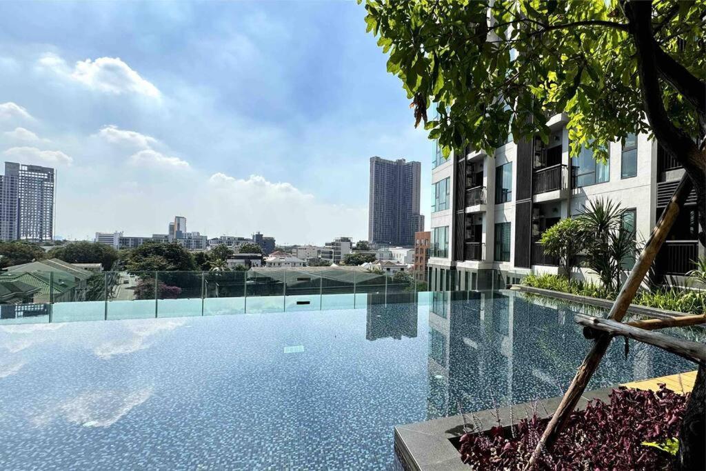 Luxury Art Downtown Metro Bangkok-kitchen-living Apartment