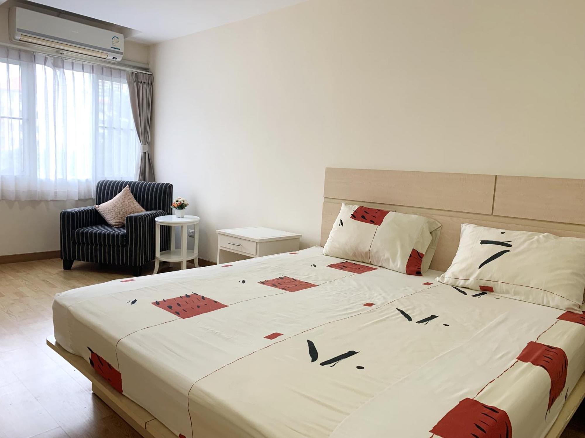 Charming Resident Near Bts Ekkamai Station * Bangkok
