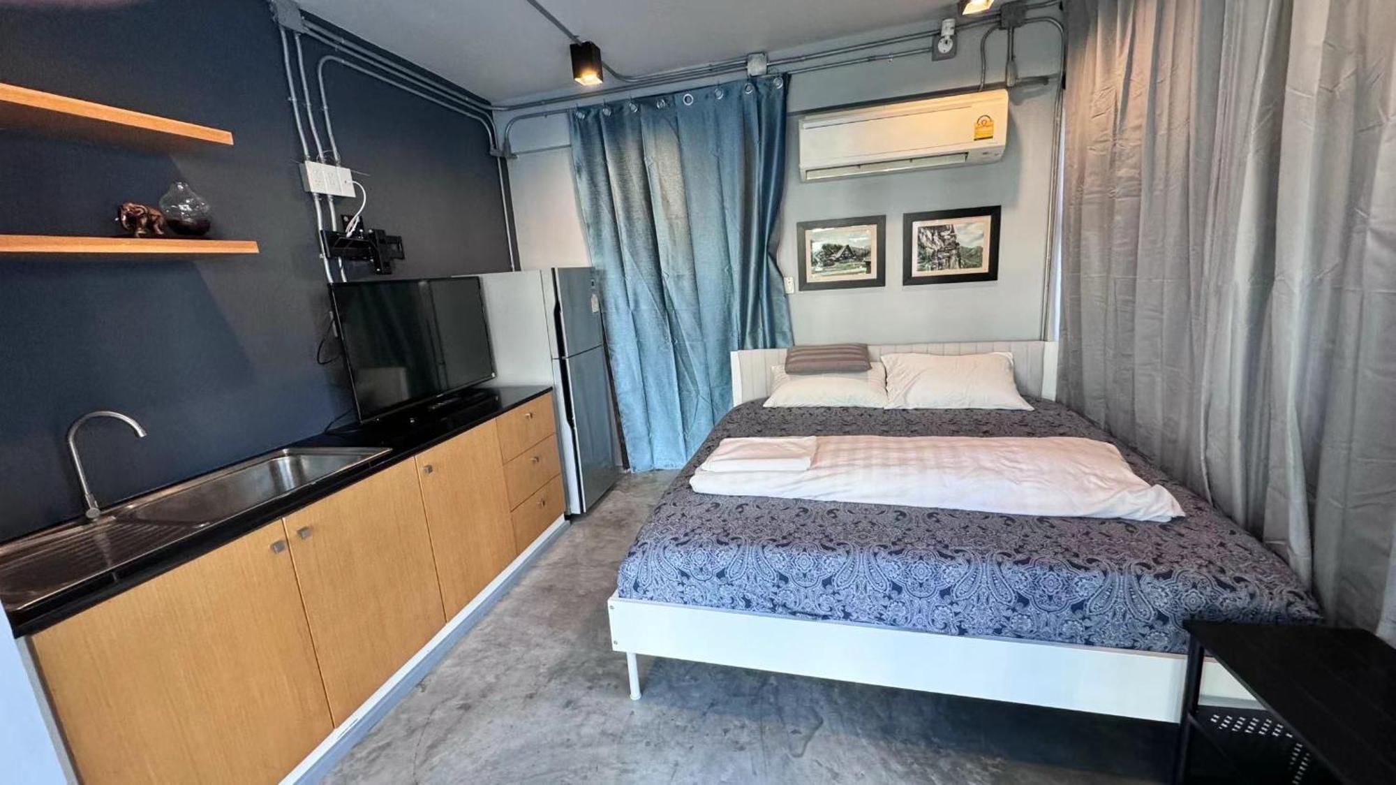 Silom Box Hostel