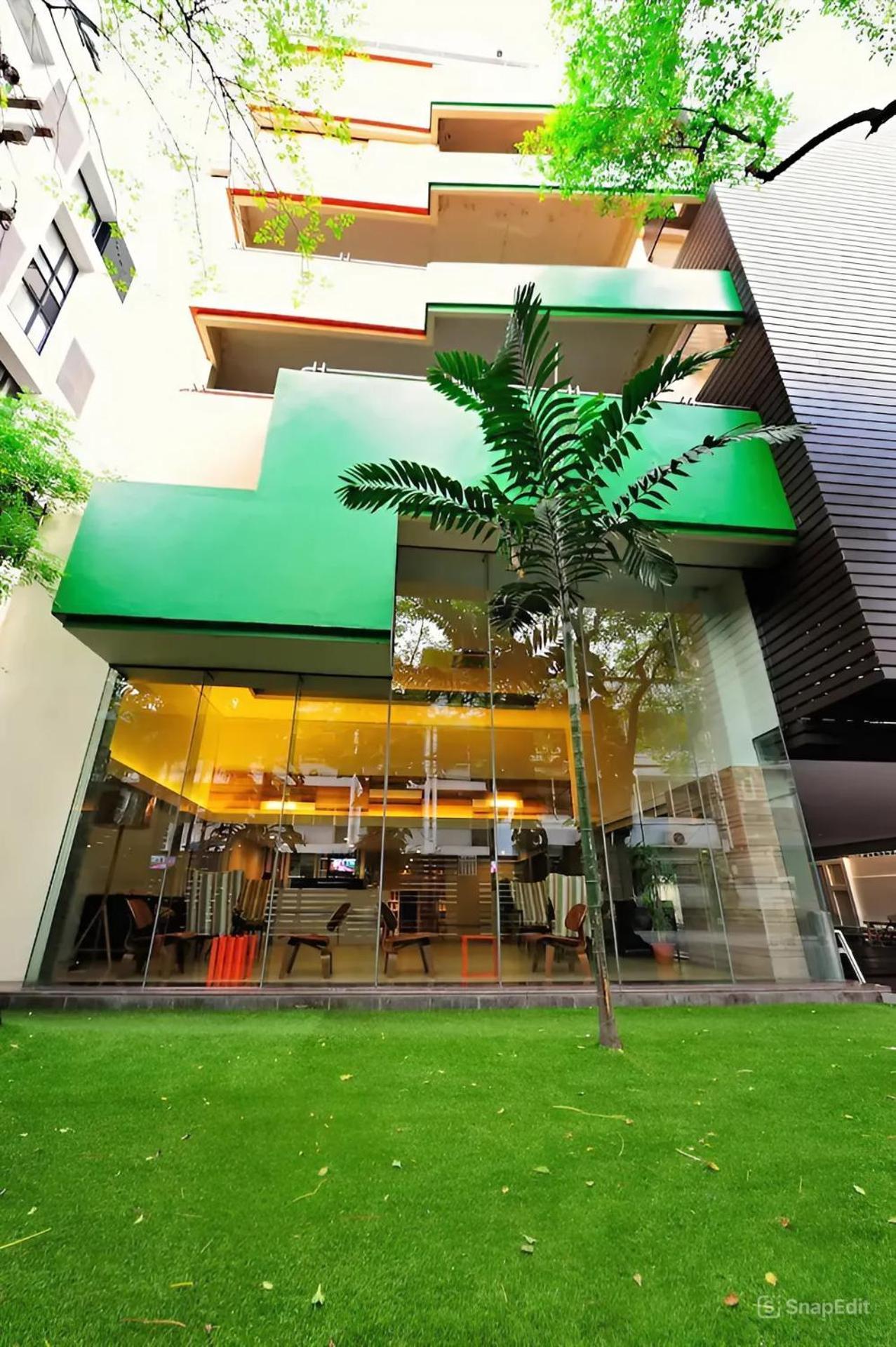 Nantiruj Tower: Serviced In Sukhumvit Soi 8 Apartment Bangkok