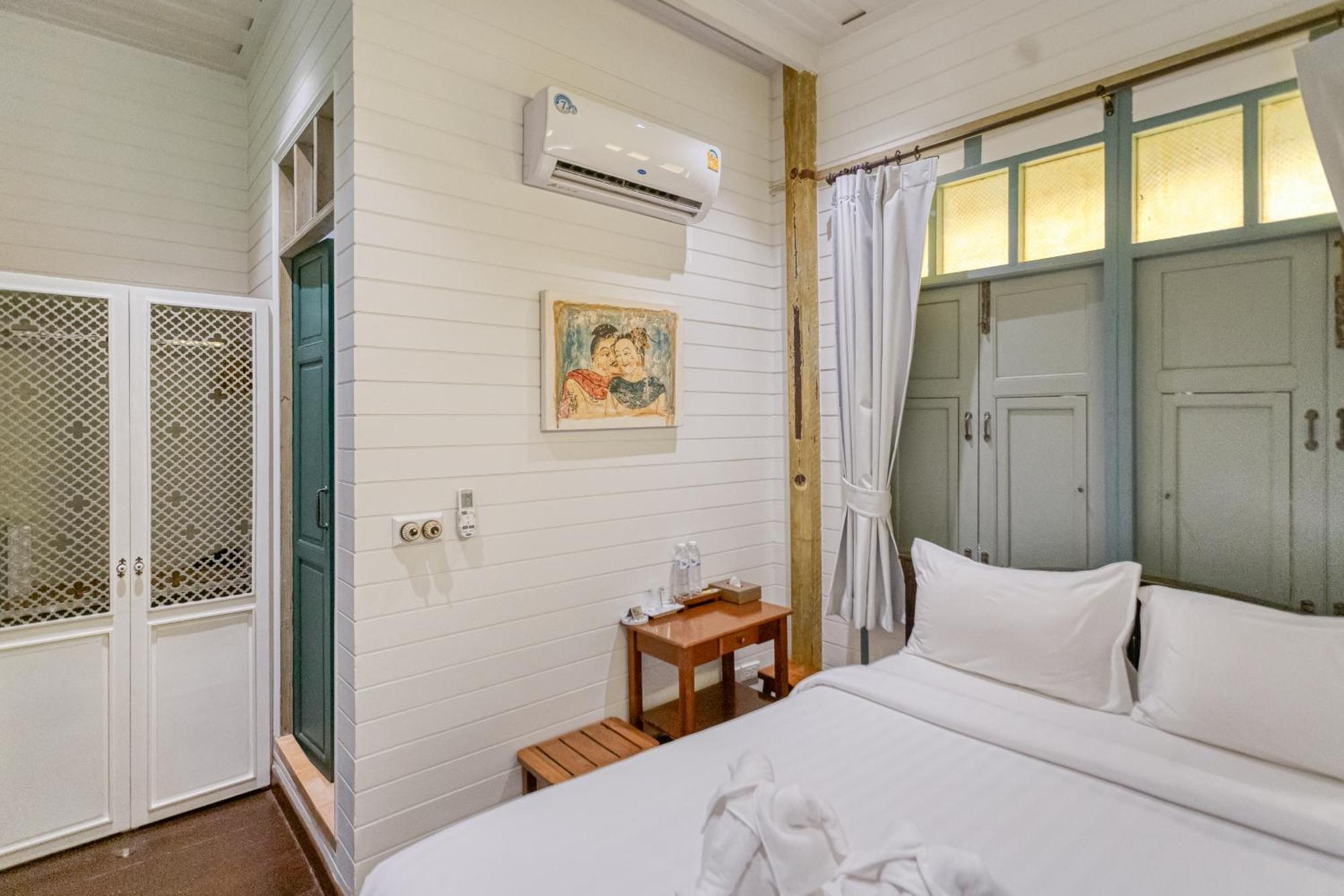 Priya Boutique House Katil
