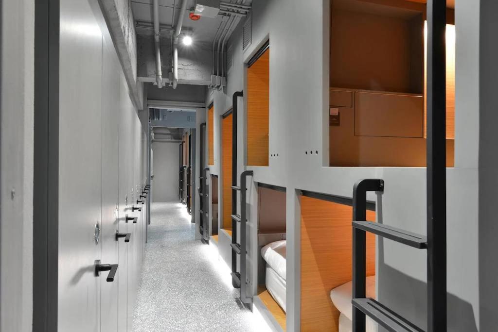 Tiang Capsule Hostel