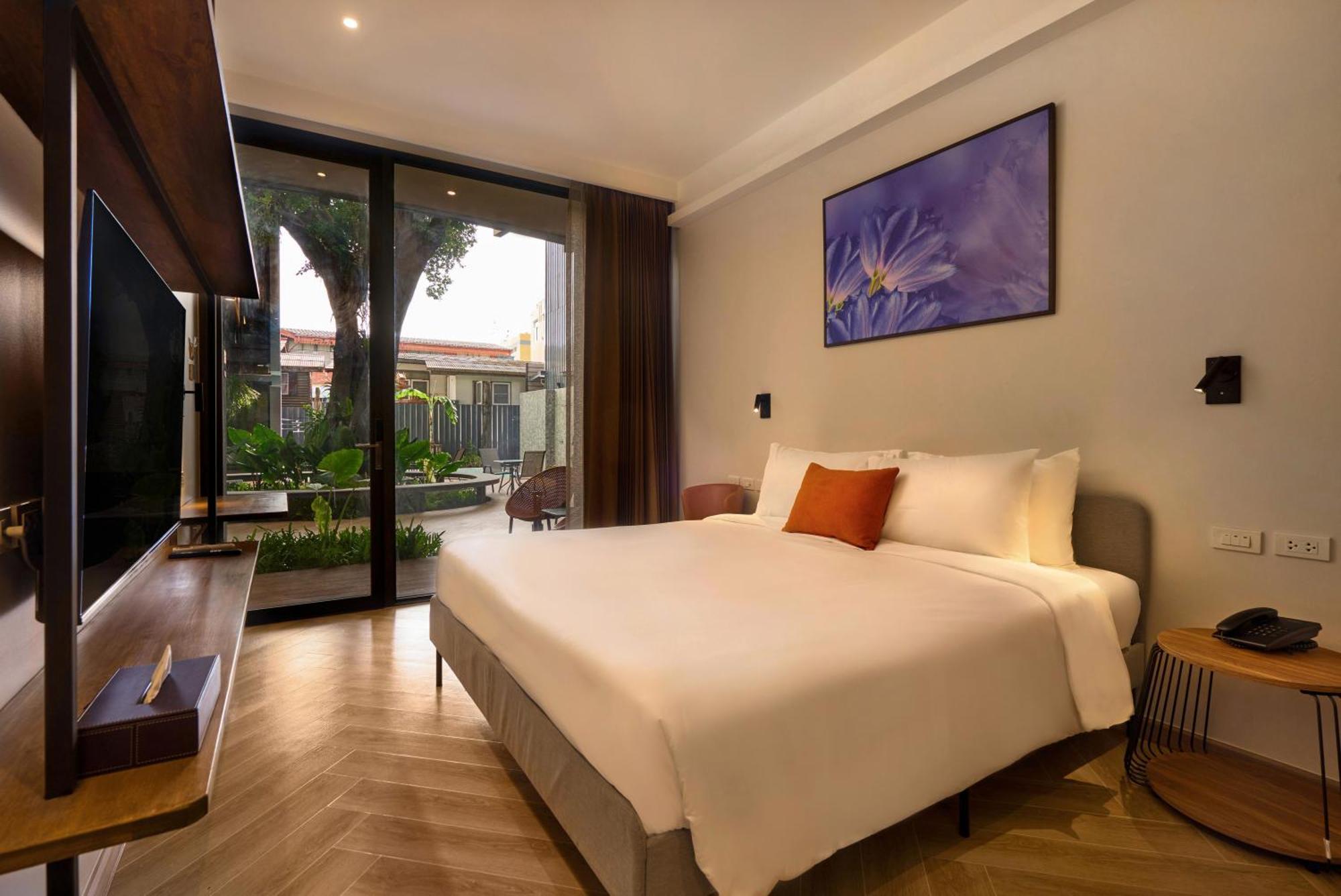 Red Door Samsen Hotel, 3*