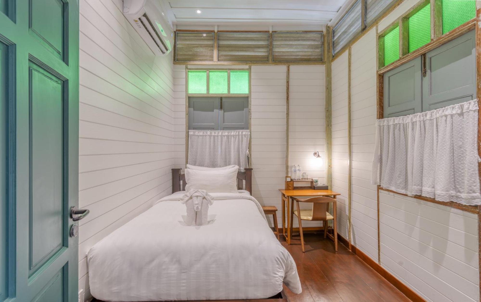 Priya Boutique House Katil