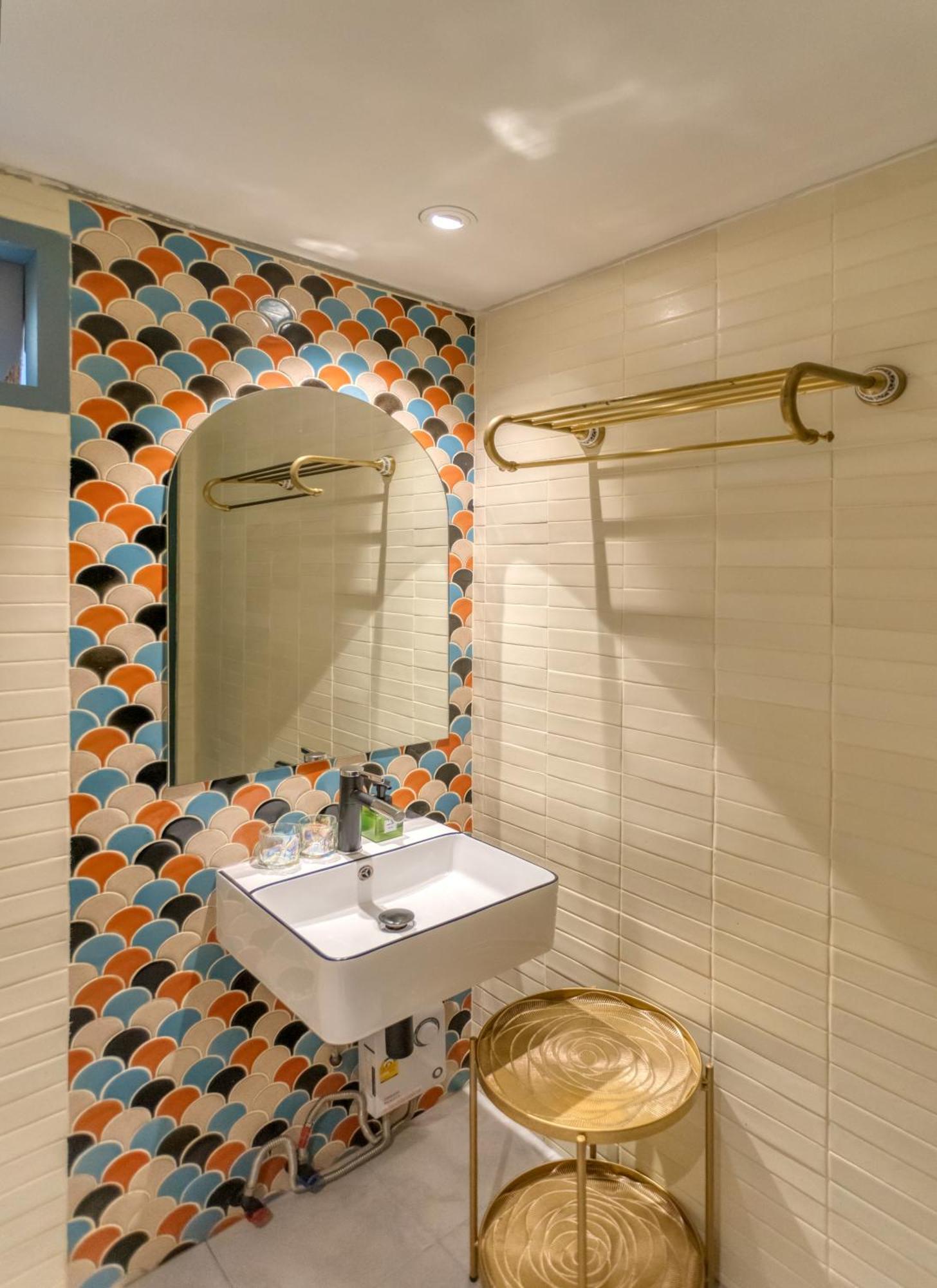 Priya Boutique House Katil