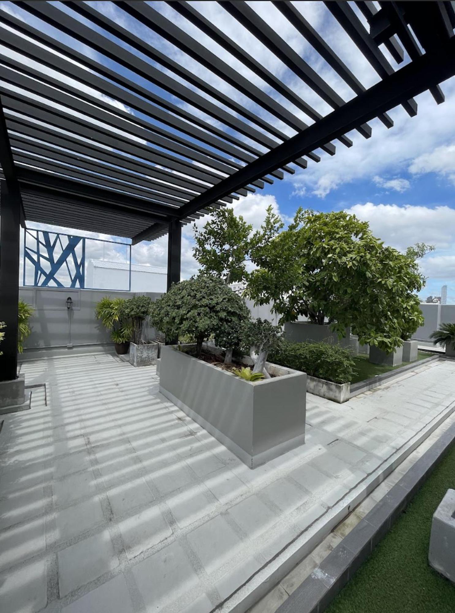 1 Big Br Near Bts Ekkamai - Sky Pool & Gym Apartment *