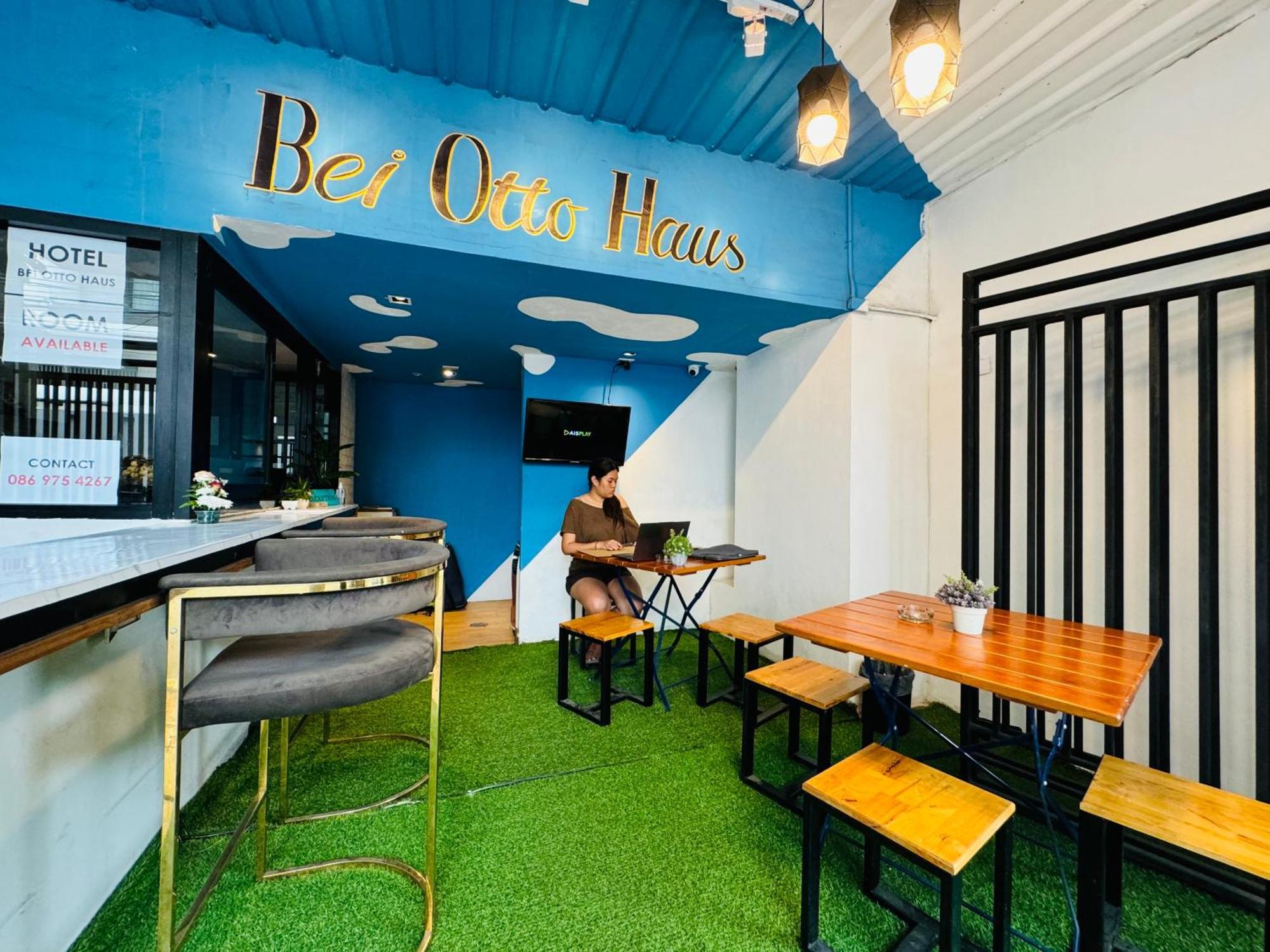 Bei Otto Haus Saladaeng