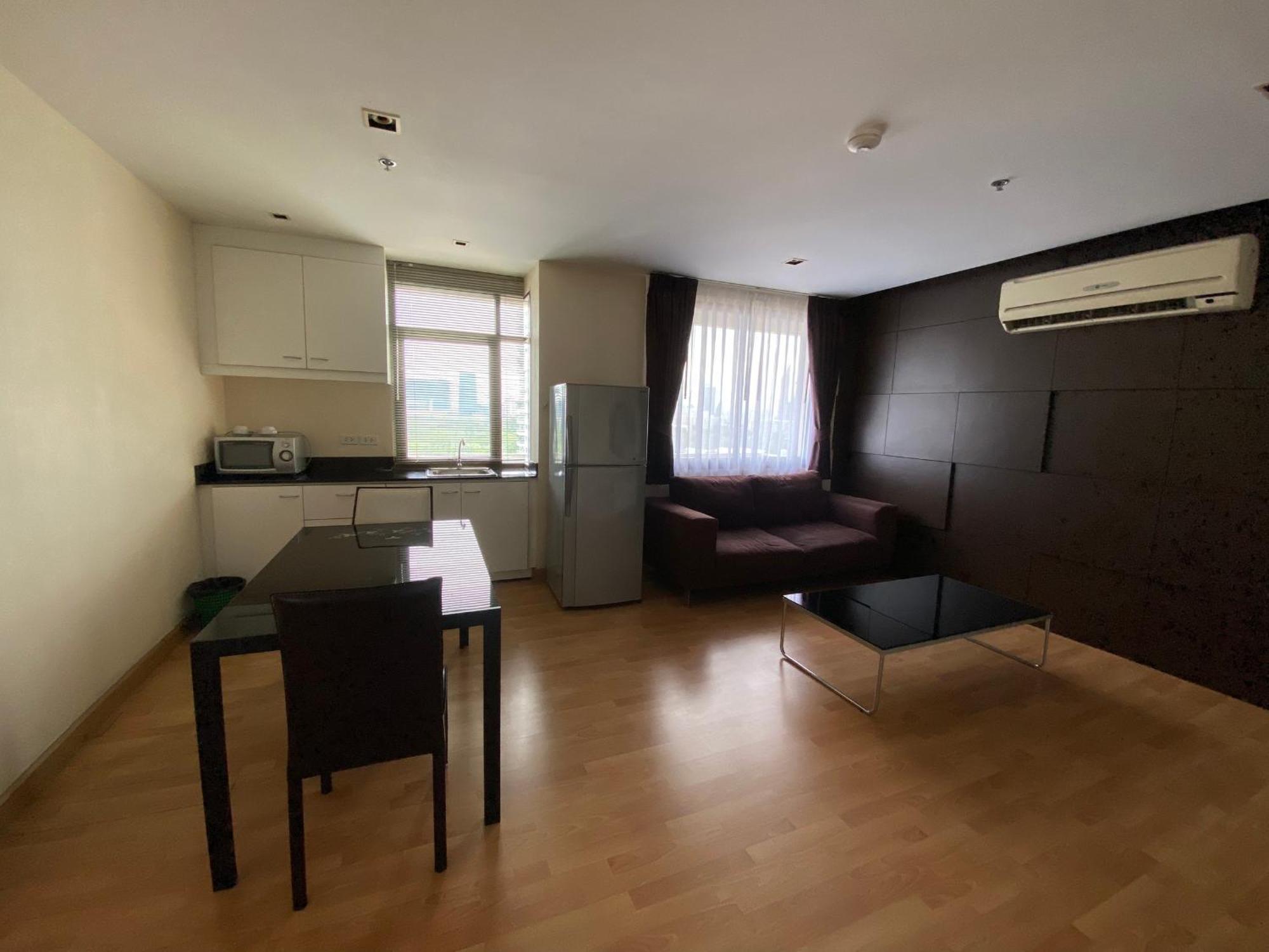 Nantiruj Tower: Serviced In Sukhumvit Soi 8 Apartment Bangkok