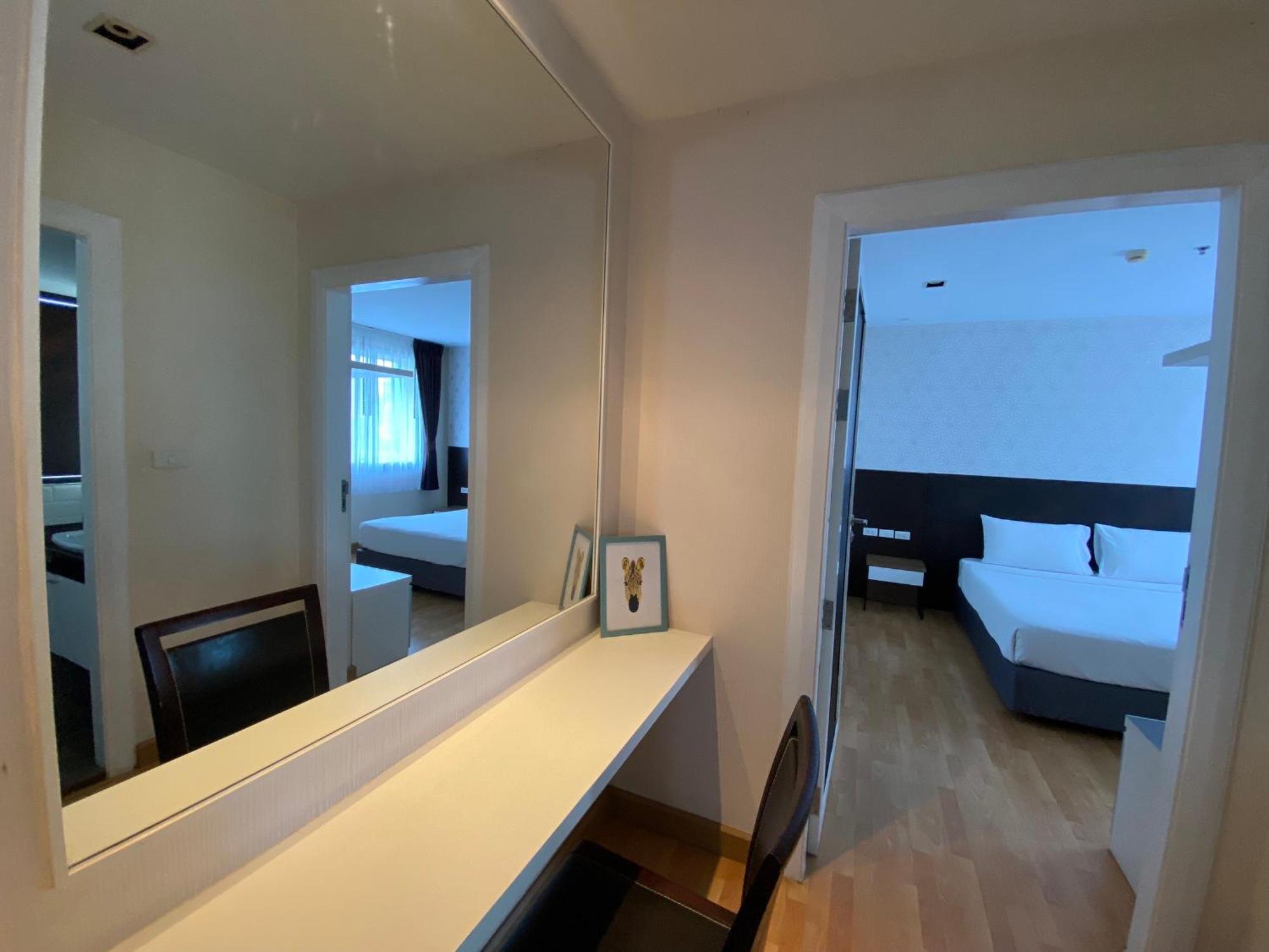 Nantiruj Tower: Serviced In Sukhumvit Soi 8