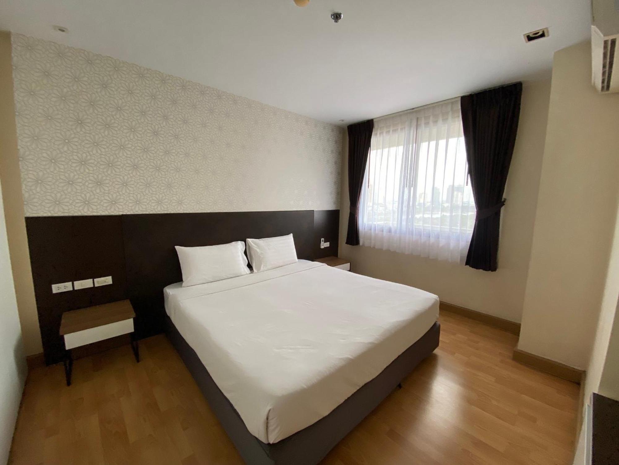 Nantiruj Tower: Serviced In Sukhumvit Soi 8 Apartment