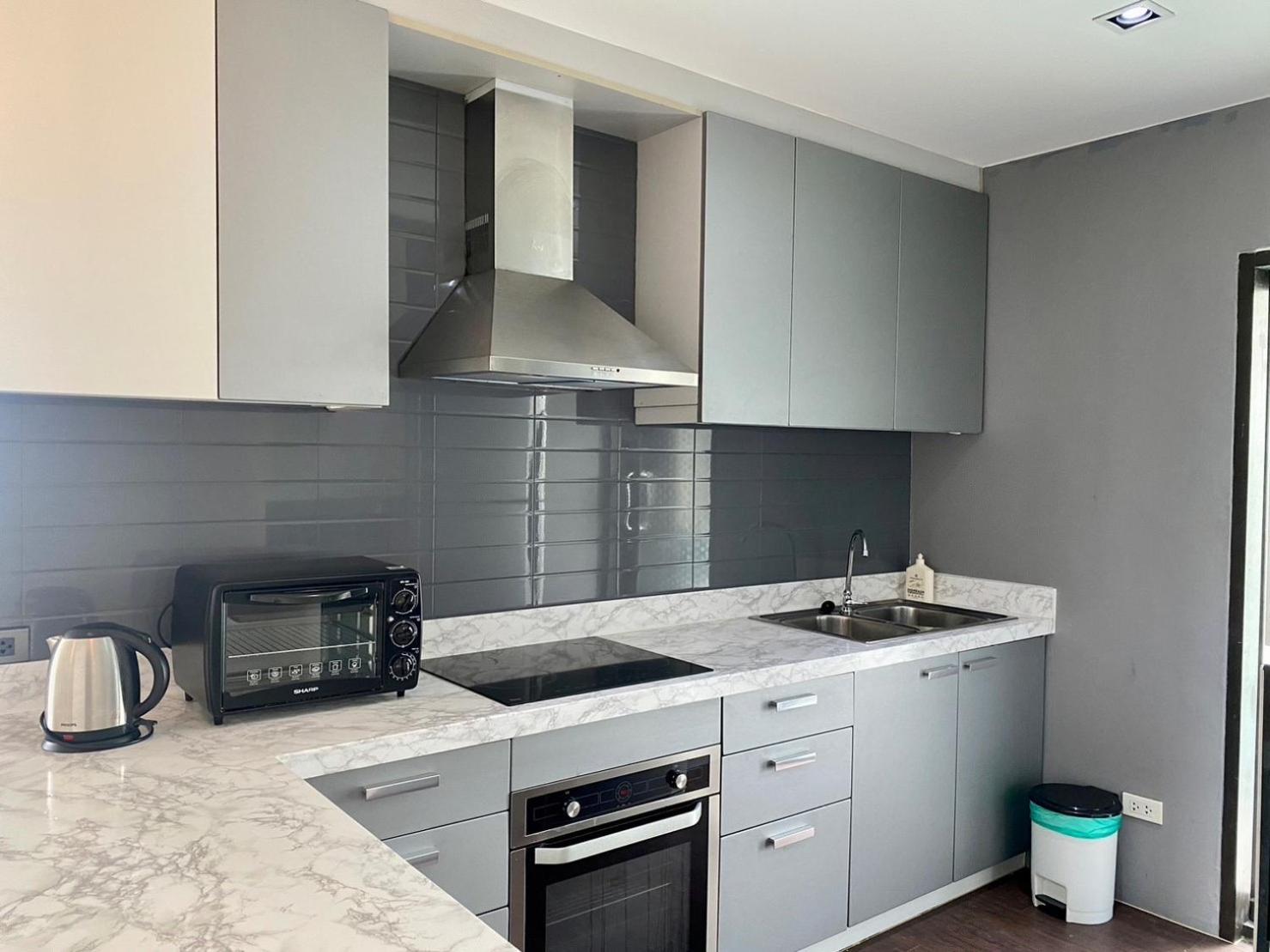 Pangsapuri W8 Rise Lux Condo, 3 Bedroom Penthouse, Hip Bkk 5 Min From Thonglo Bts Station, Ok After The Earthquake *