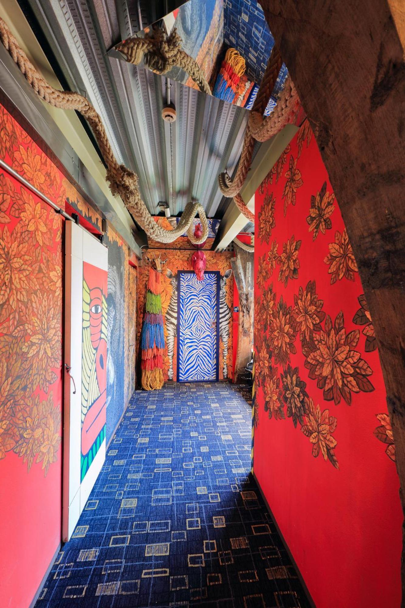 Mestyle Garage Hotel