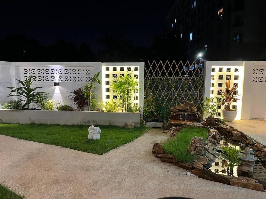 Rumah percutian 浪漫花园的两卧民宿 独立庭院 近mrt 3