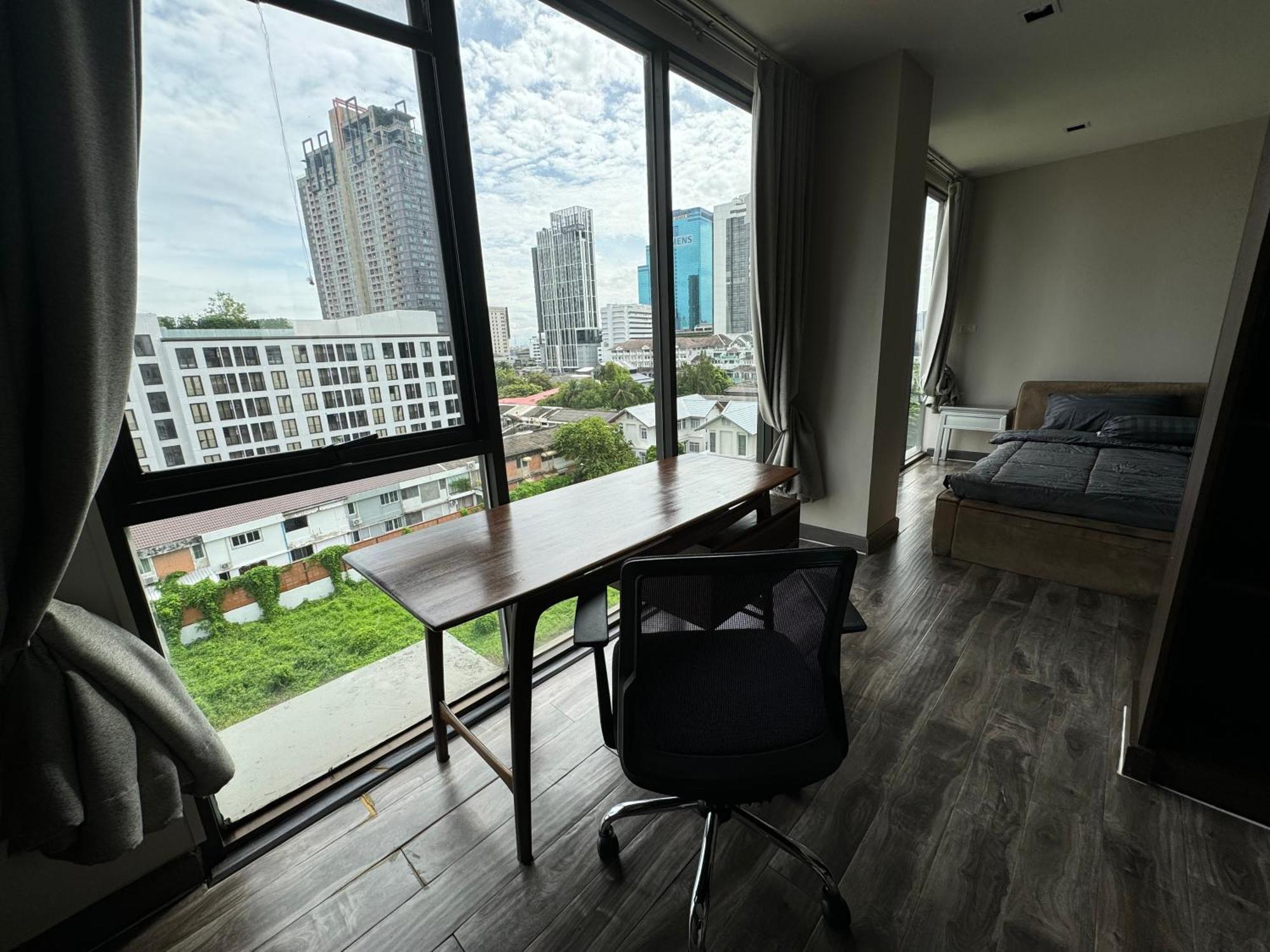 W8 Rise Lux Condo, 3 Bedroom Penthouse, Hip Bkk 5 Min From Thonglo Bts Station, Ok After The Earthquake Pangsapuri Bangkok