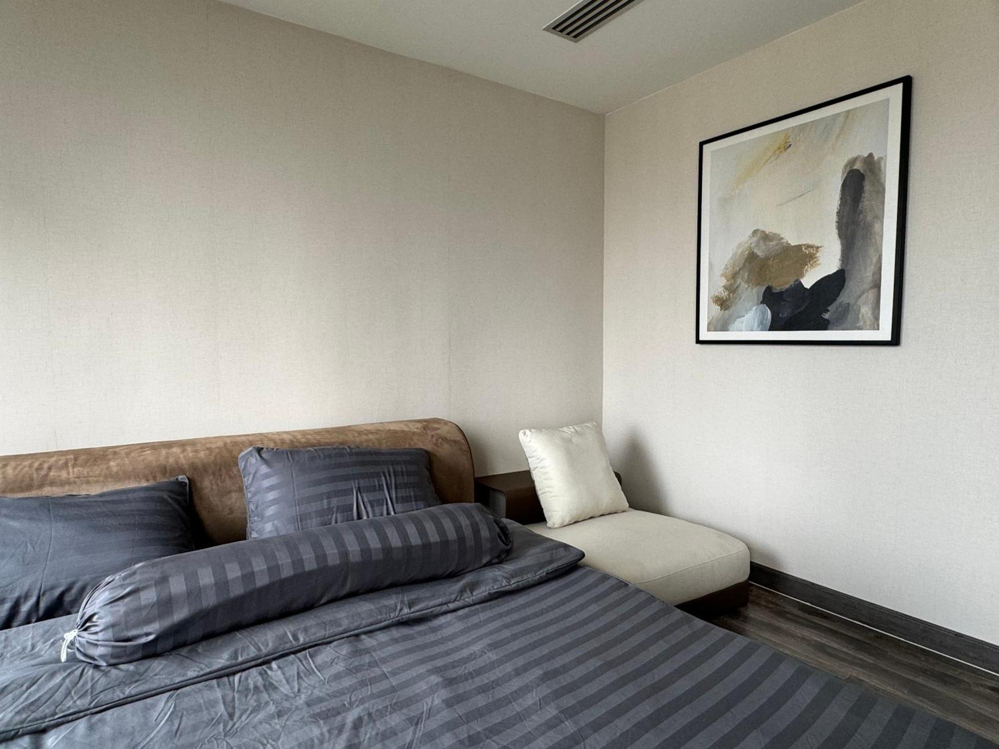 W8 Rise Lux Condo, 3 Bedroom Penthouse, Hip Bkk 5 Min From Thonglo Bts Station, Ok After The Earthquake Pangsapuri *