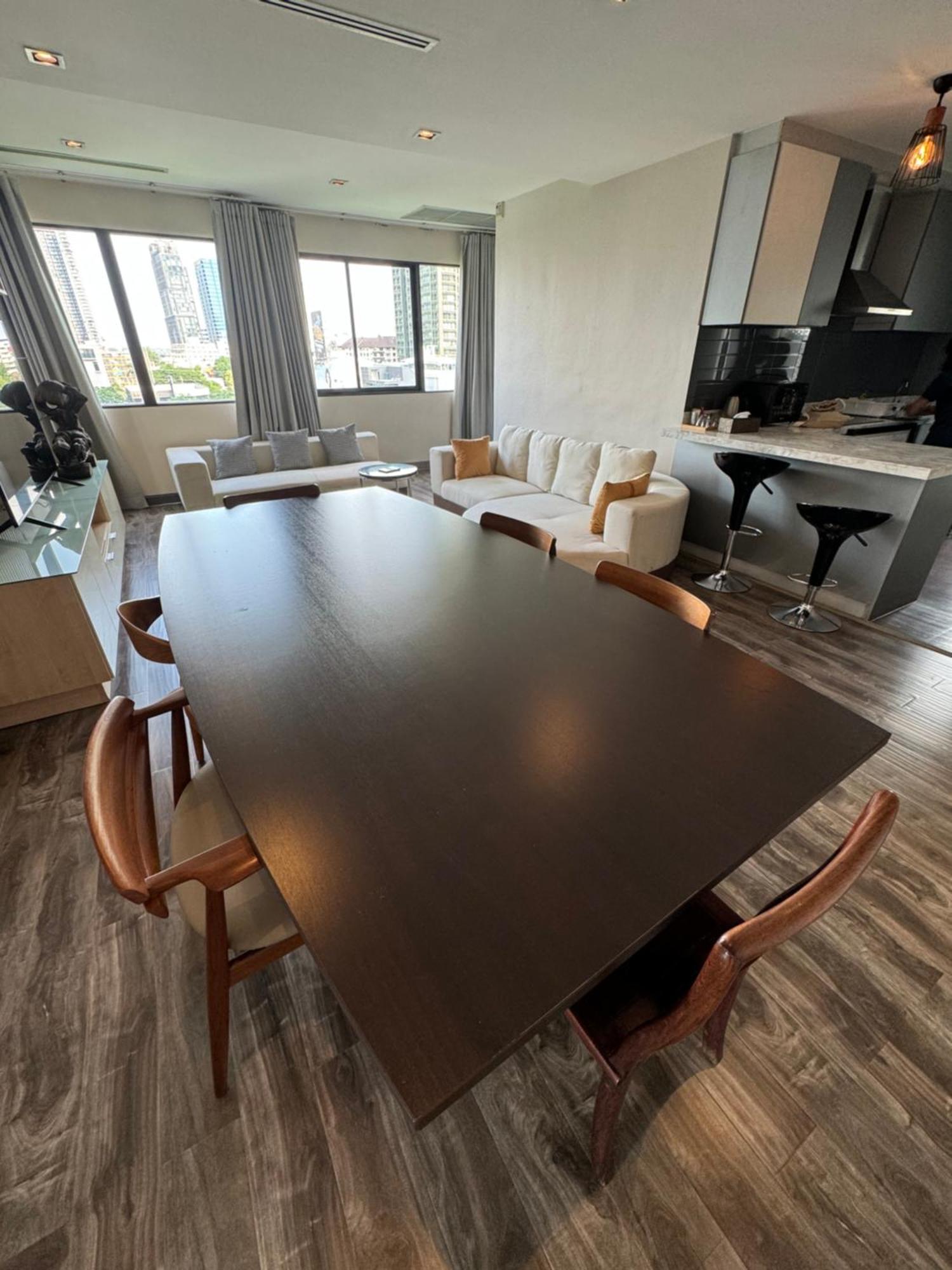 W8 Rise Lux Condo, 3 Bedroom Penthouse, Hip Bkk 5 Min From Thonglo Bts Station, Ok After The Earthquake Pangsapuri *