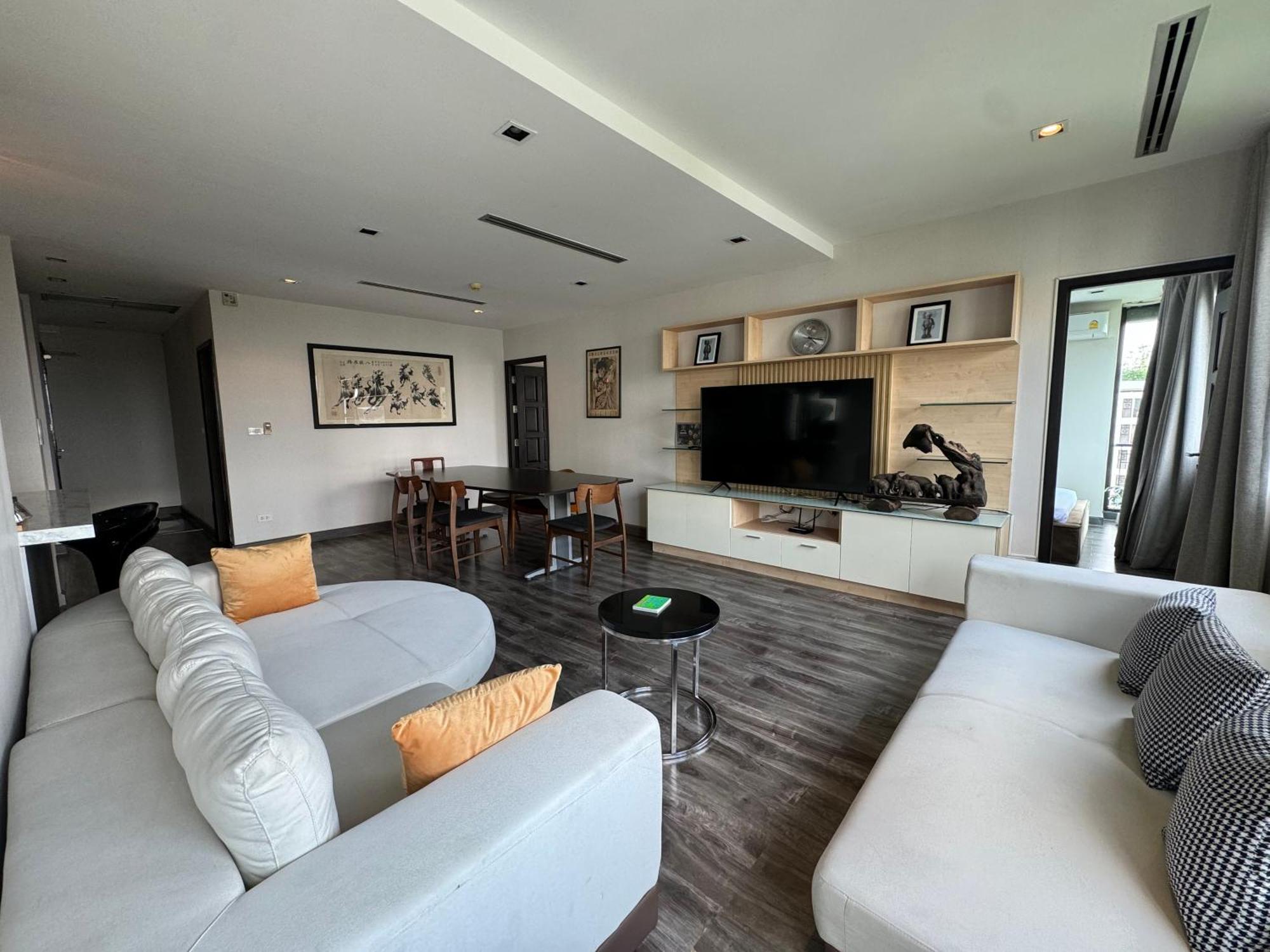 W8 Rise Lux Condo, 3 Bedroom Penthouse, Hip Bkk 5 Min From Thonglo Bts Station, Ok After The Earthquake Pangsapuri Bangkok