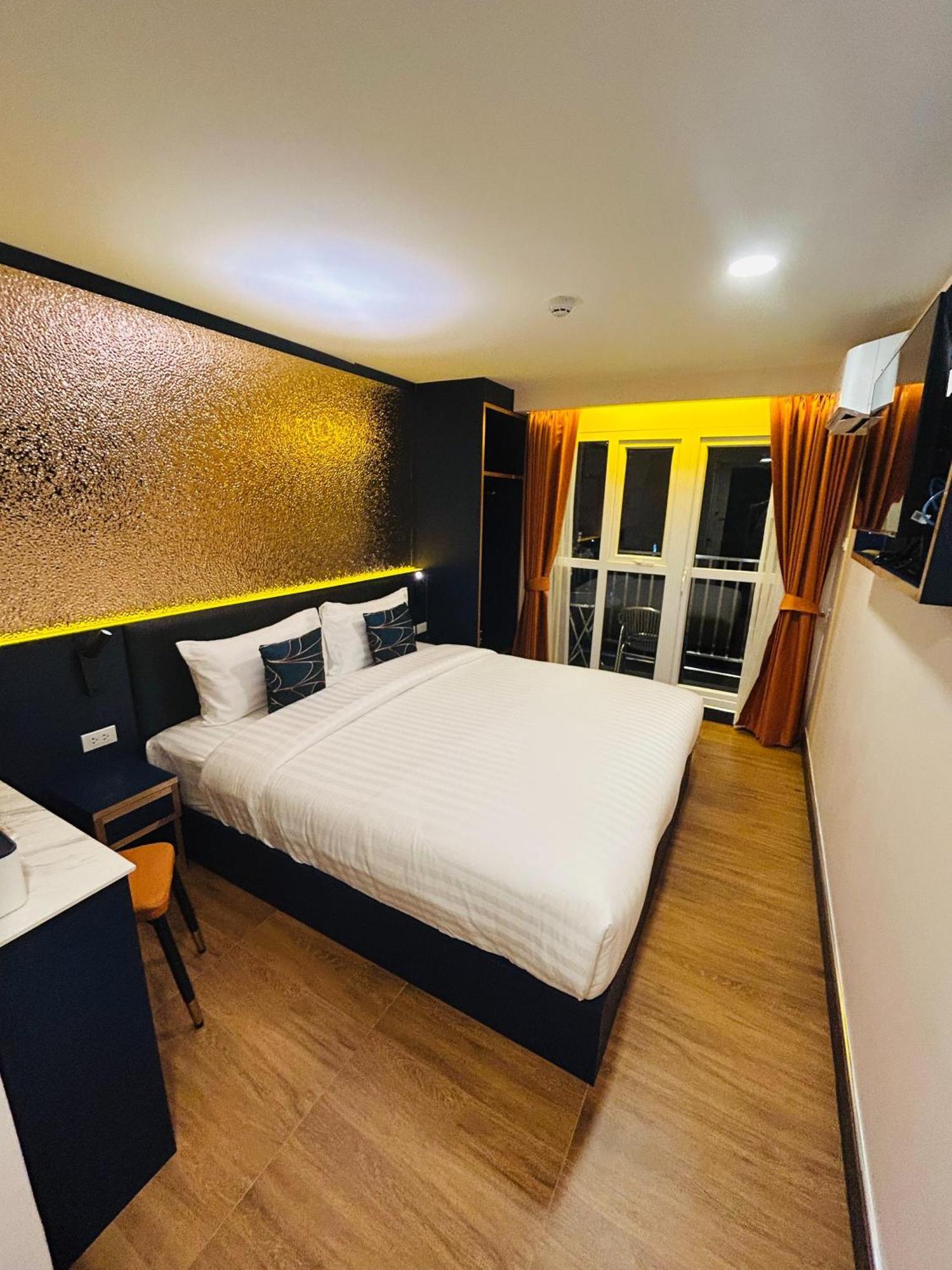 Hotel Emiri - Nana 4*