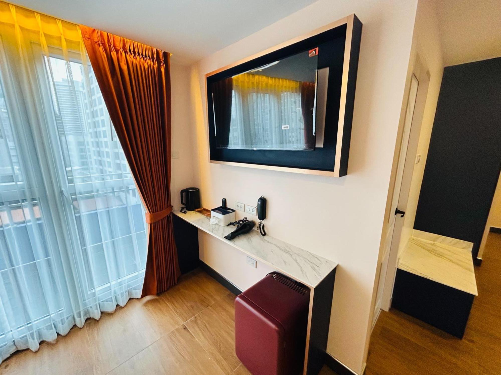 Emiri - Nana Hotel Bangkok
