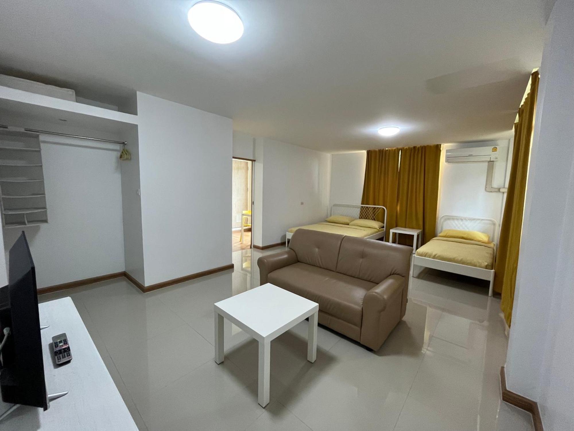 Dao Jaras Fah Hometel ดาวจรัสฟ้าโฮมเทล Hotel *
