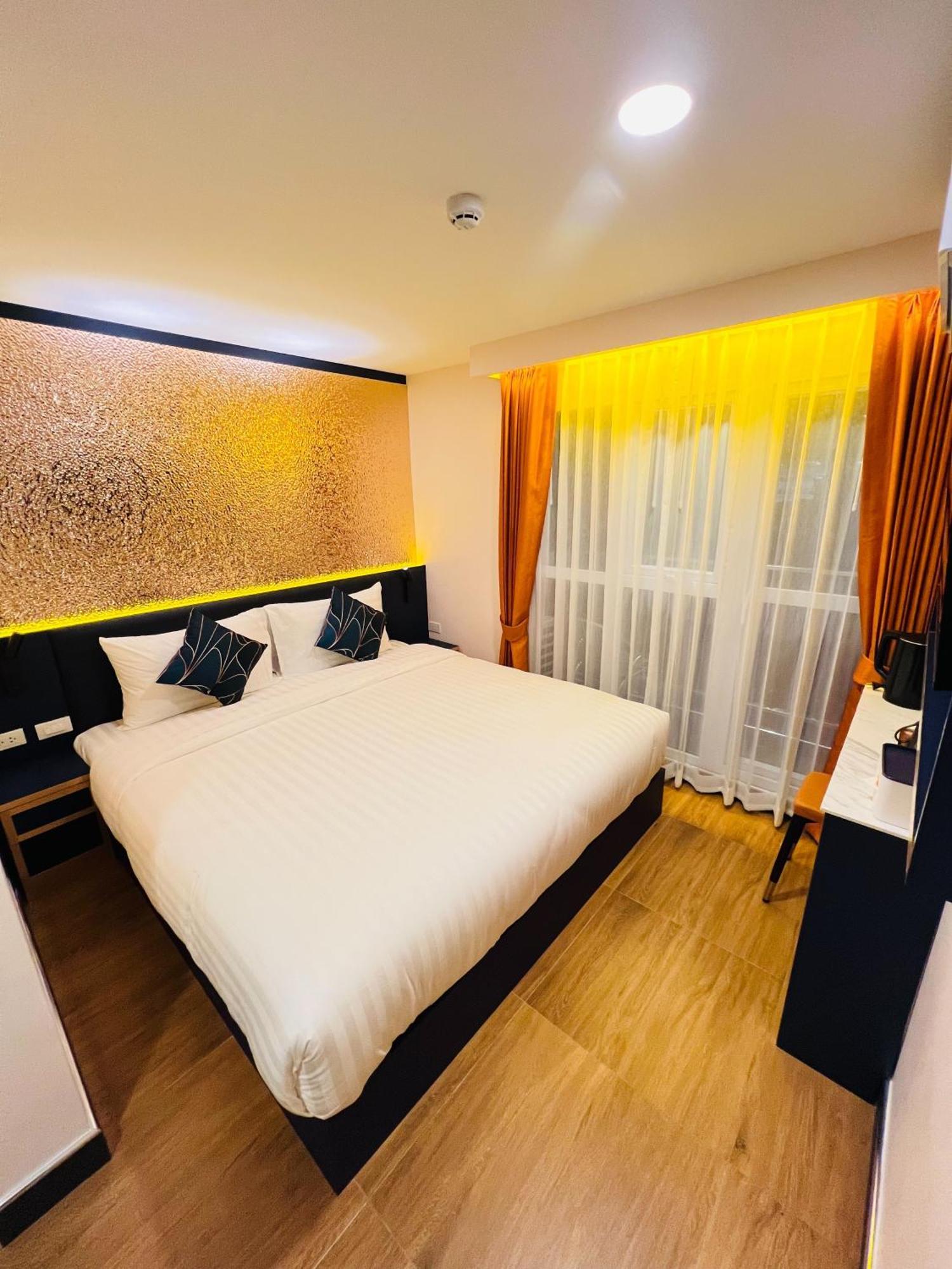 Emiri - Nana Hotel